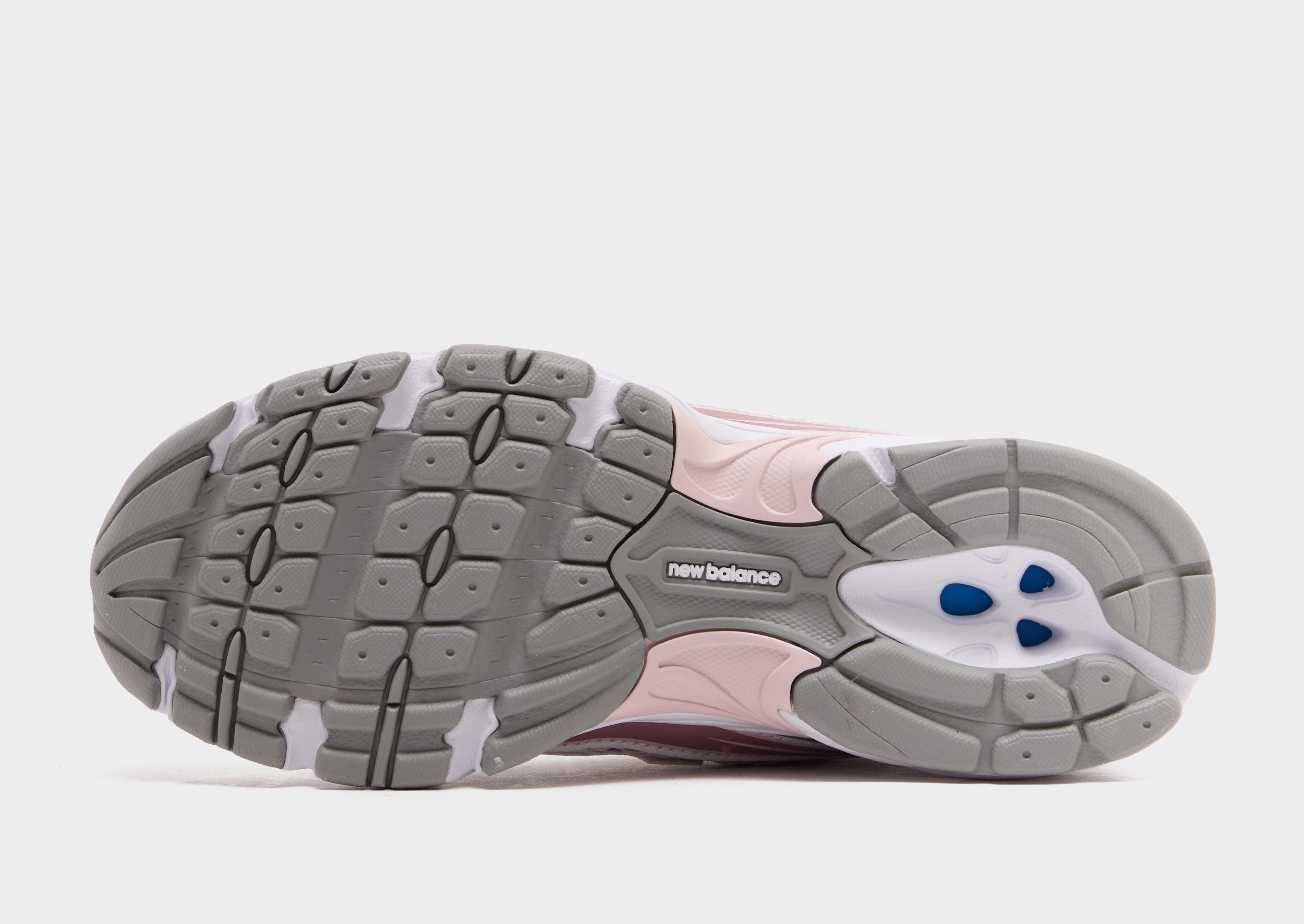 New Balance 740 Women's