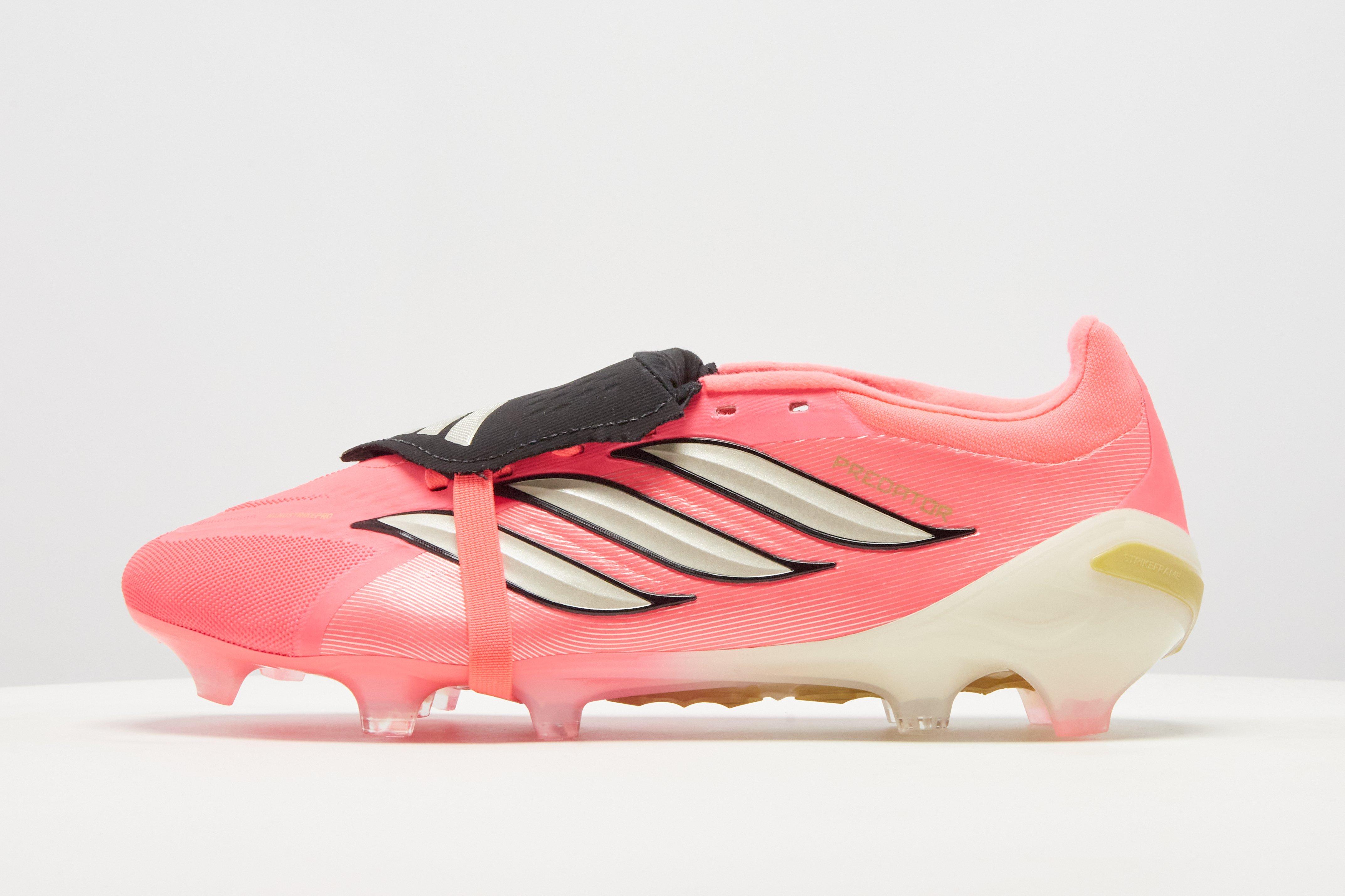 adidas Predator Pro Fußballschuh, Feste Böden, Umschlagbare Zunge