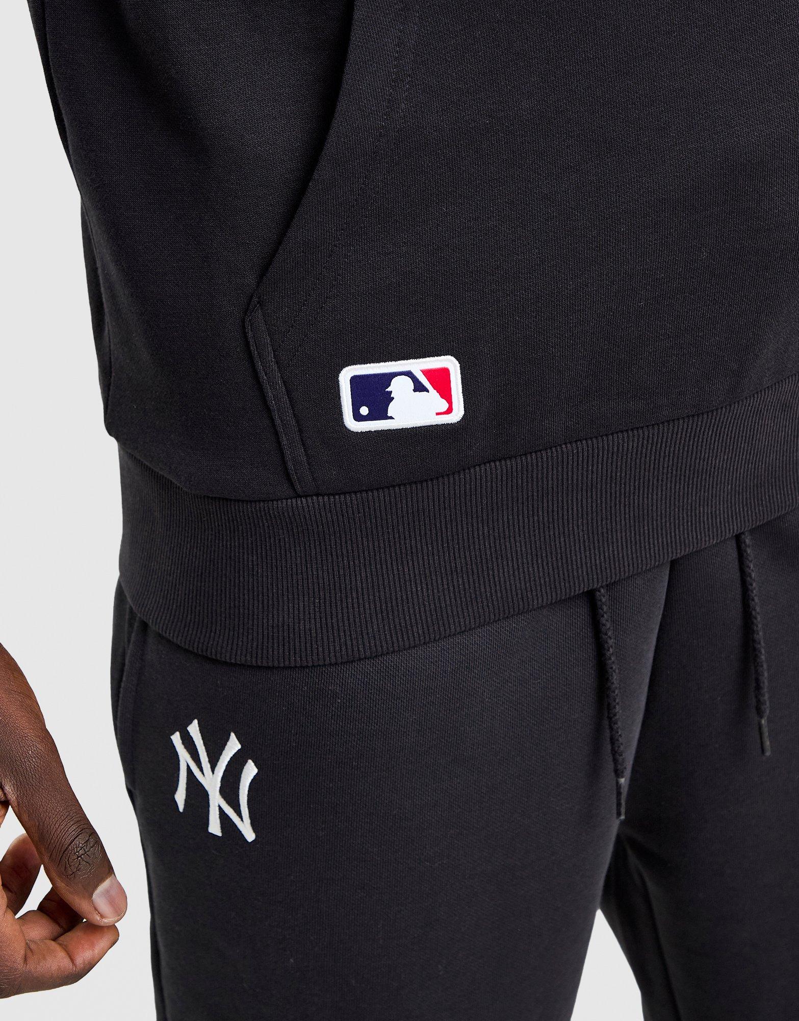 New Era MLB New York Yankees Large Logo Hoodie