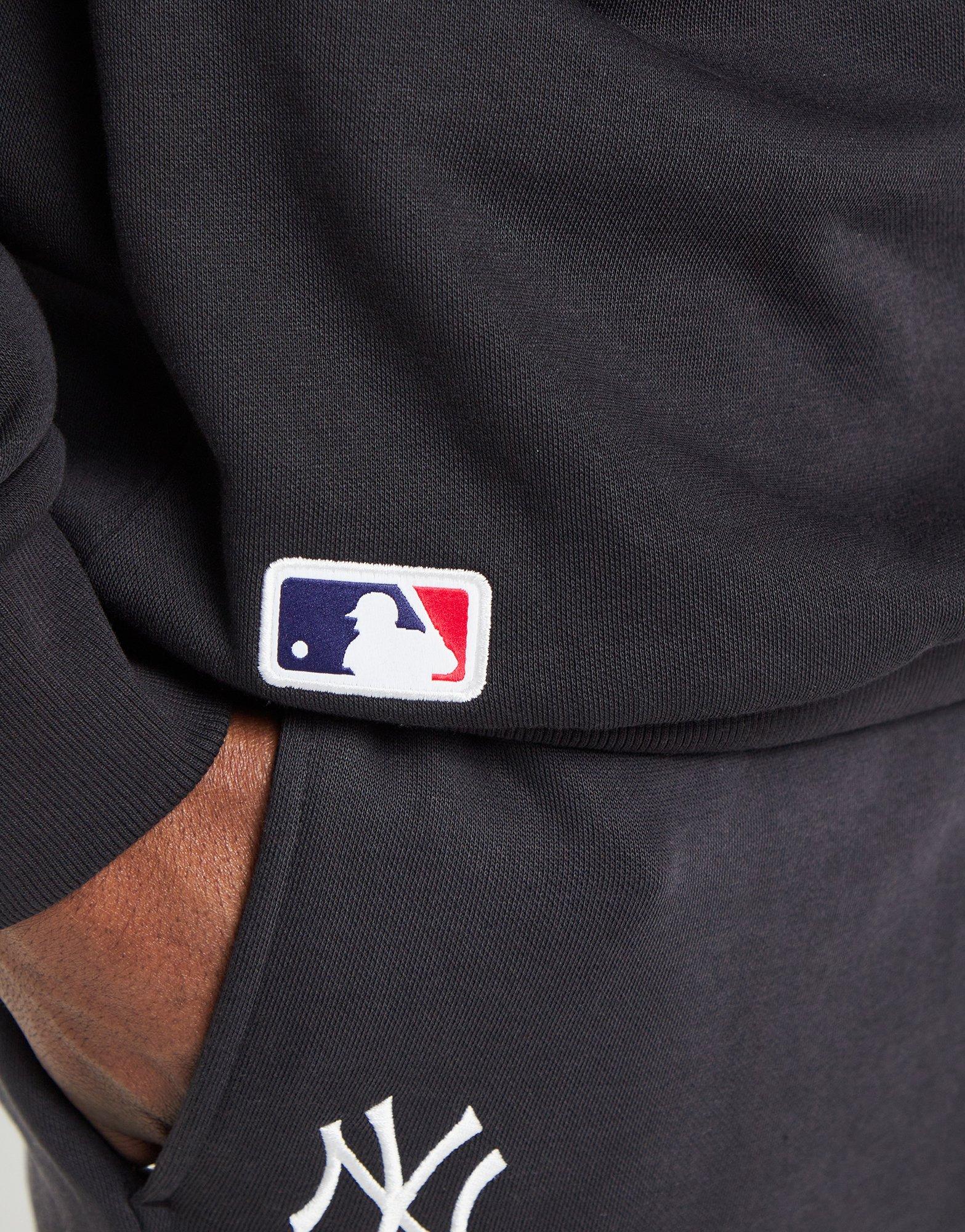 New Era MLB New York Yankees Small Logo Crew Sweatshirt