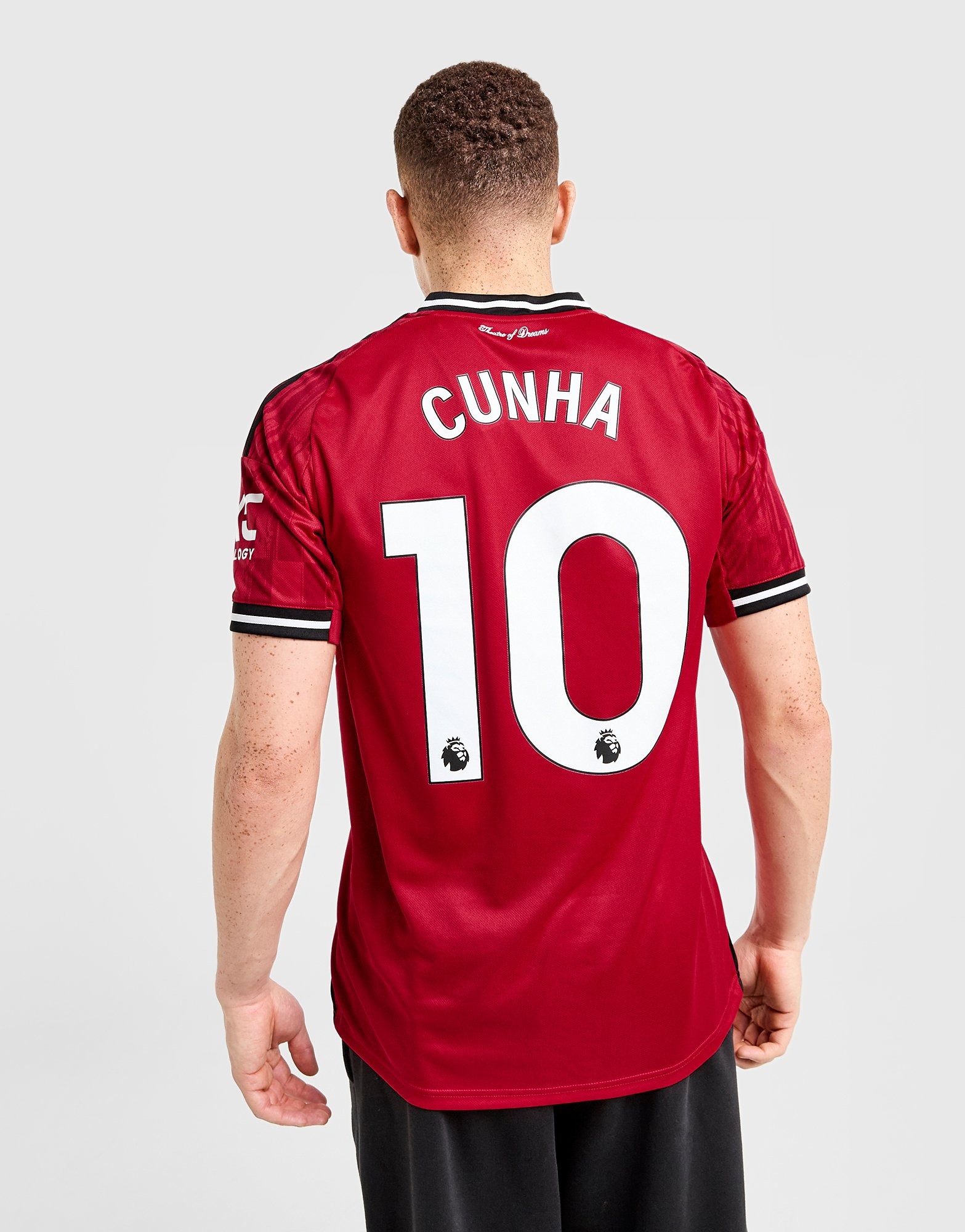 Red adidas Manchester United FC 2025/26 Cunha #10 Home Shirt - JD