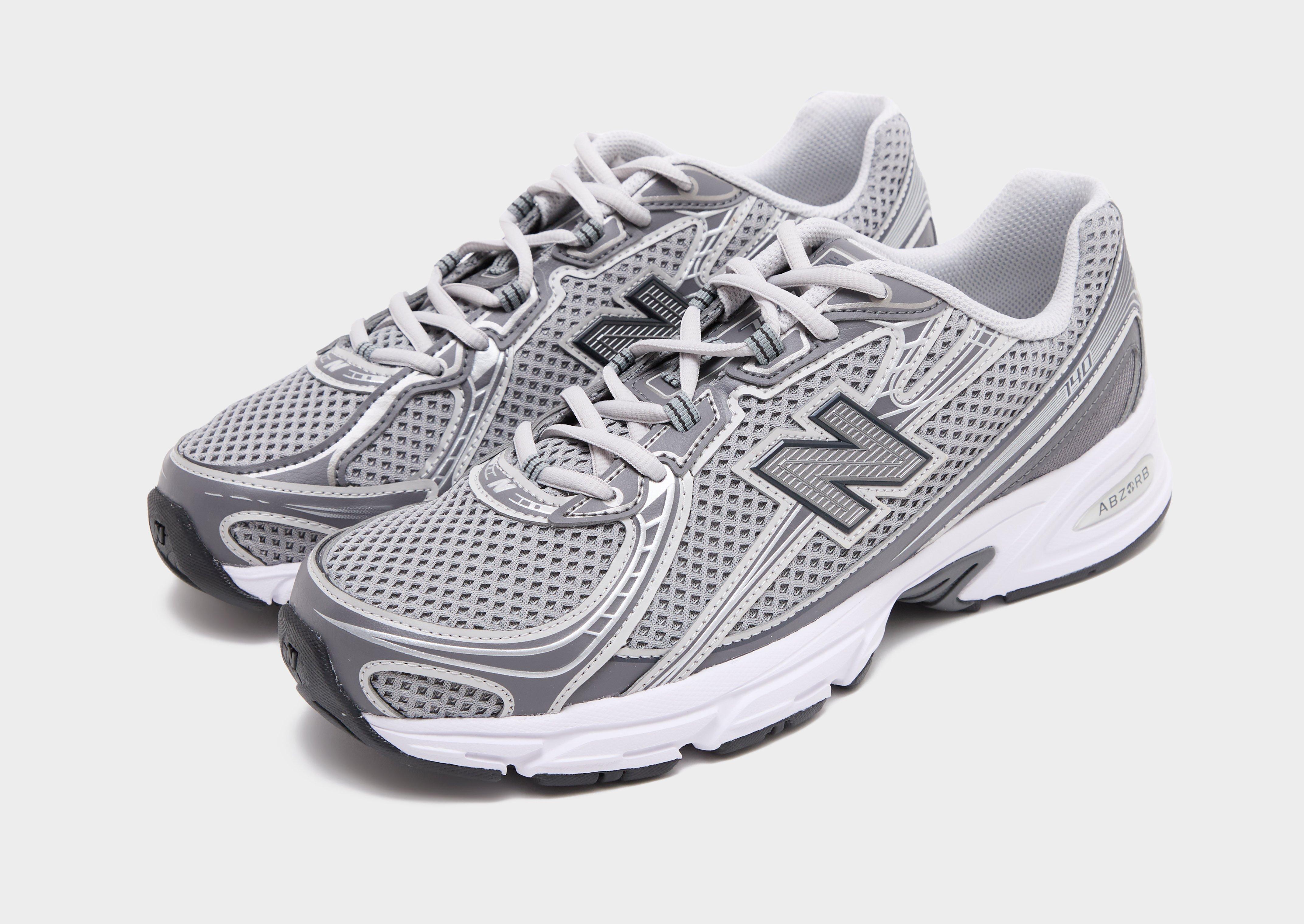 New Balance 740