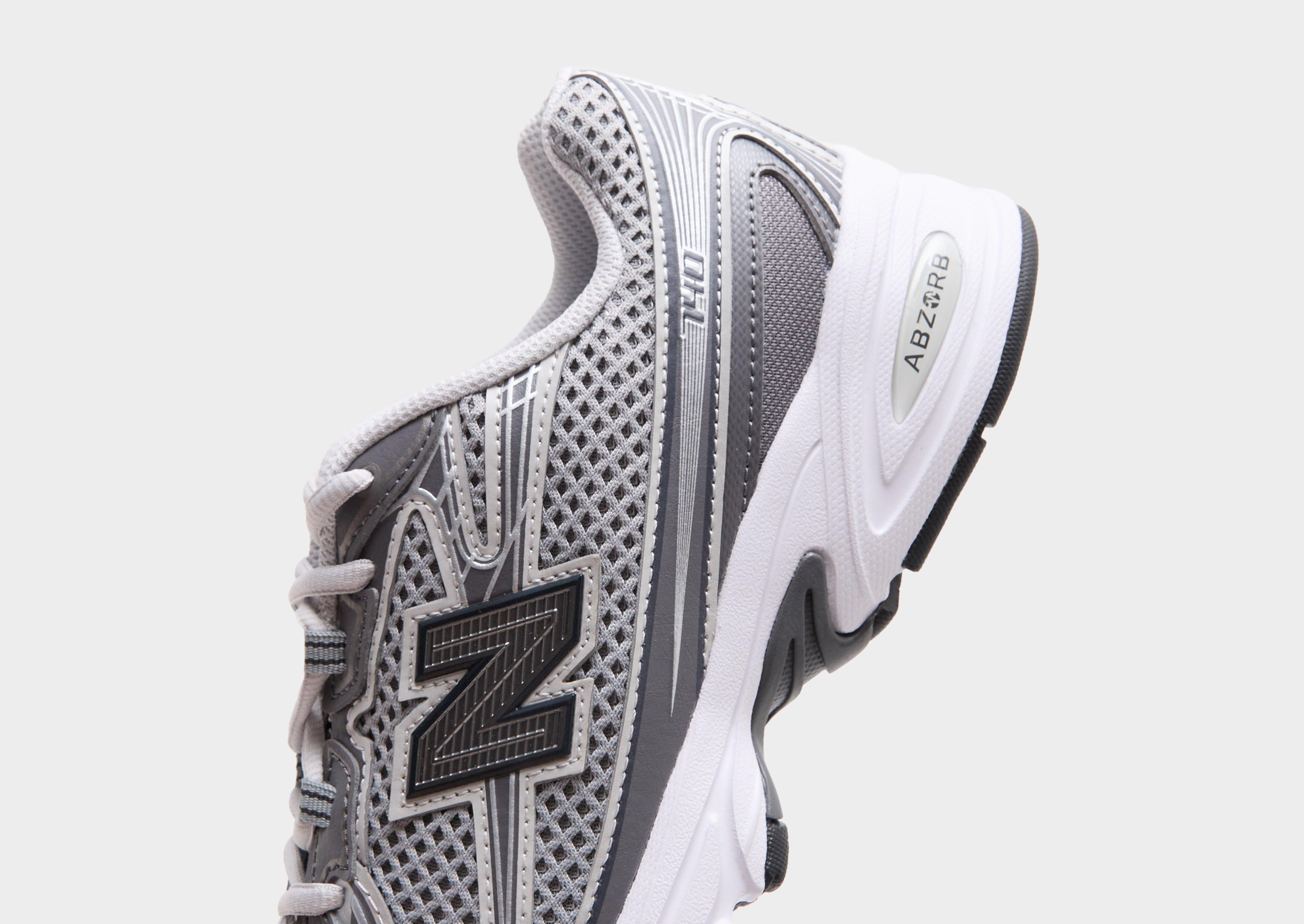 New Balance 740