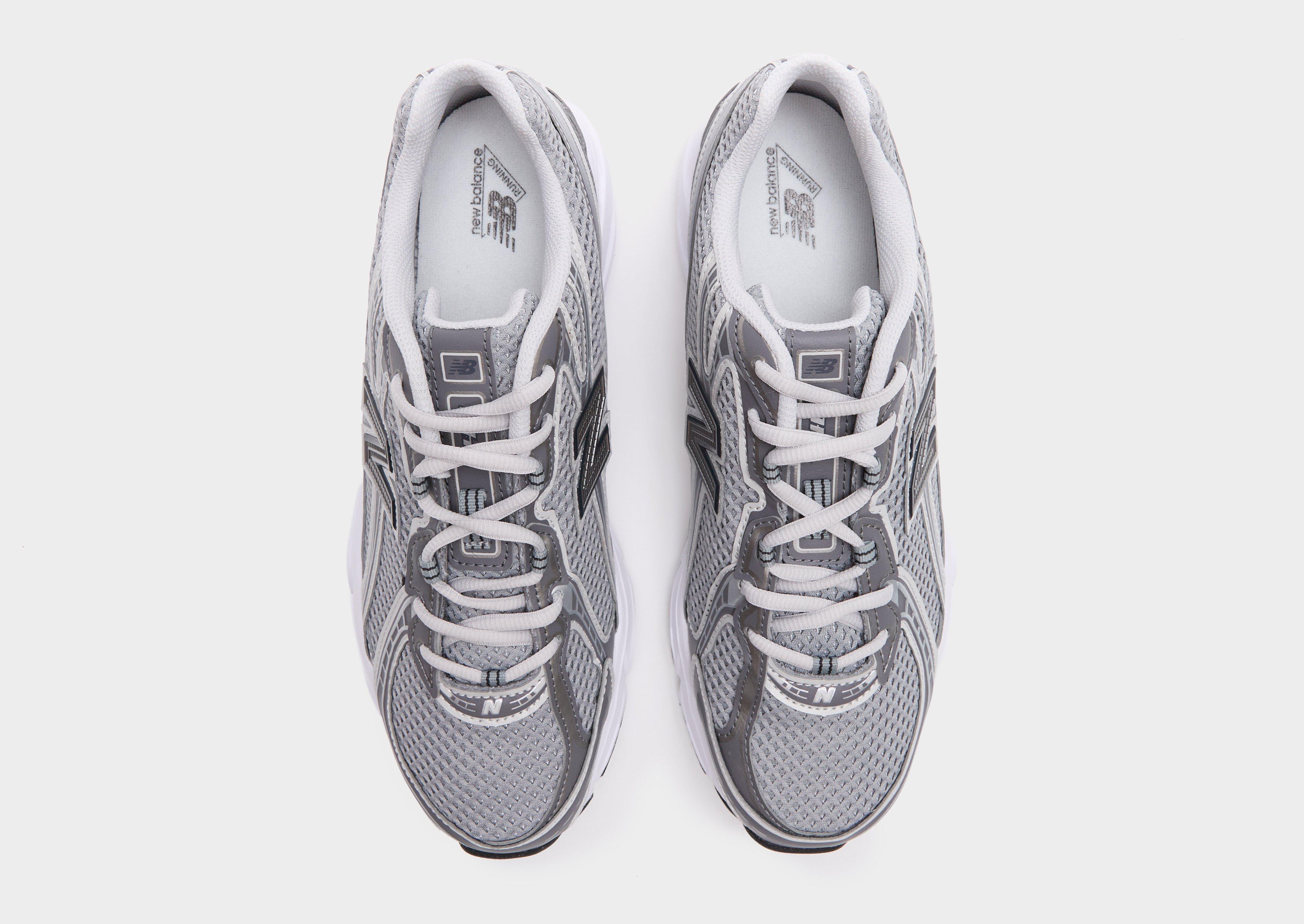 New Balance 740