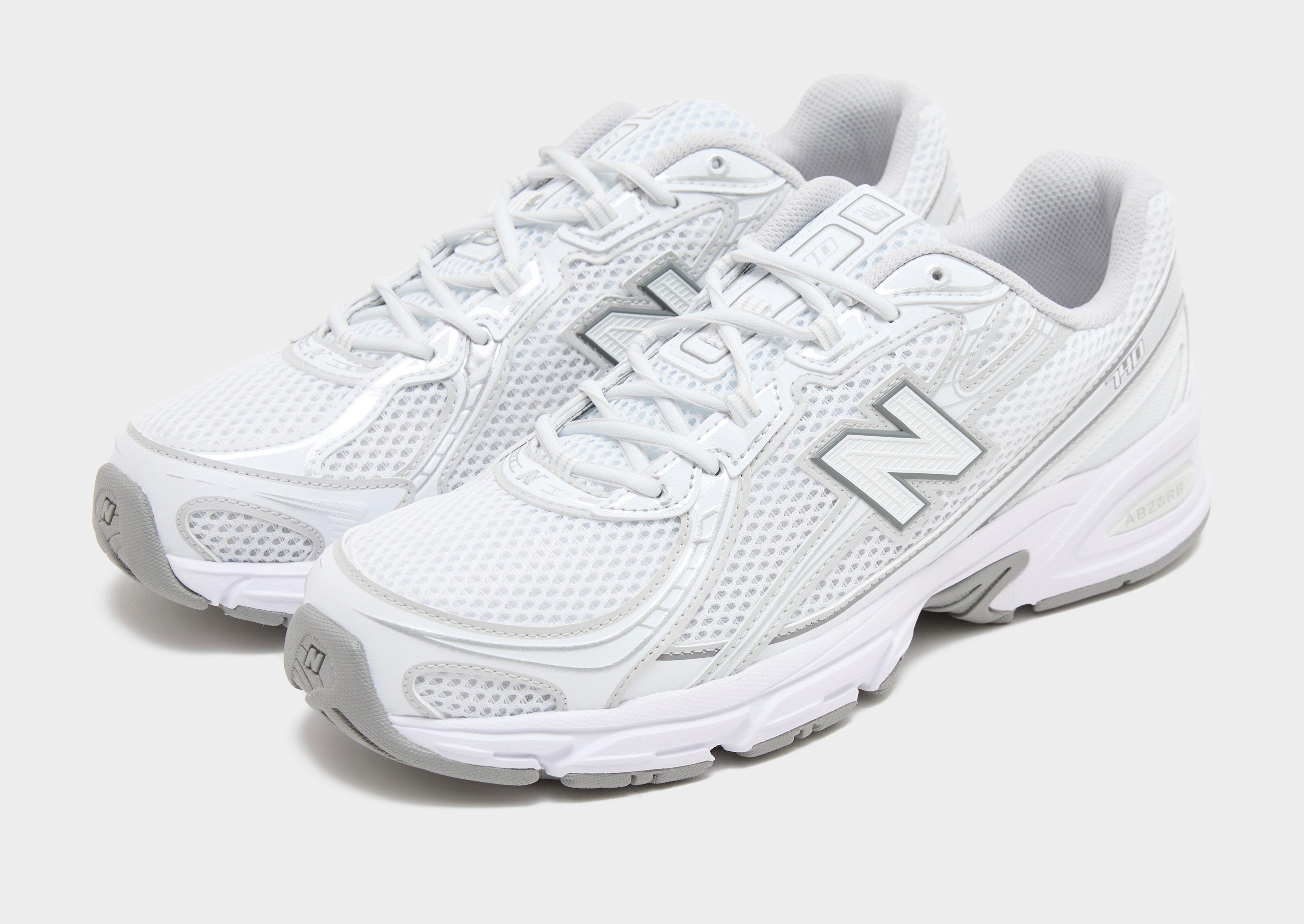 New Balance 740