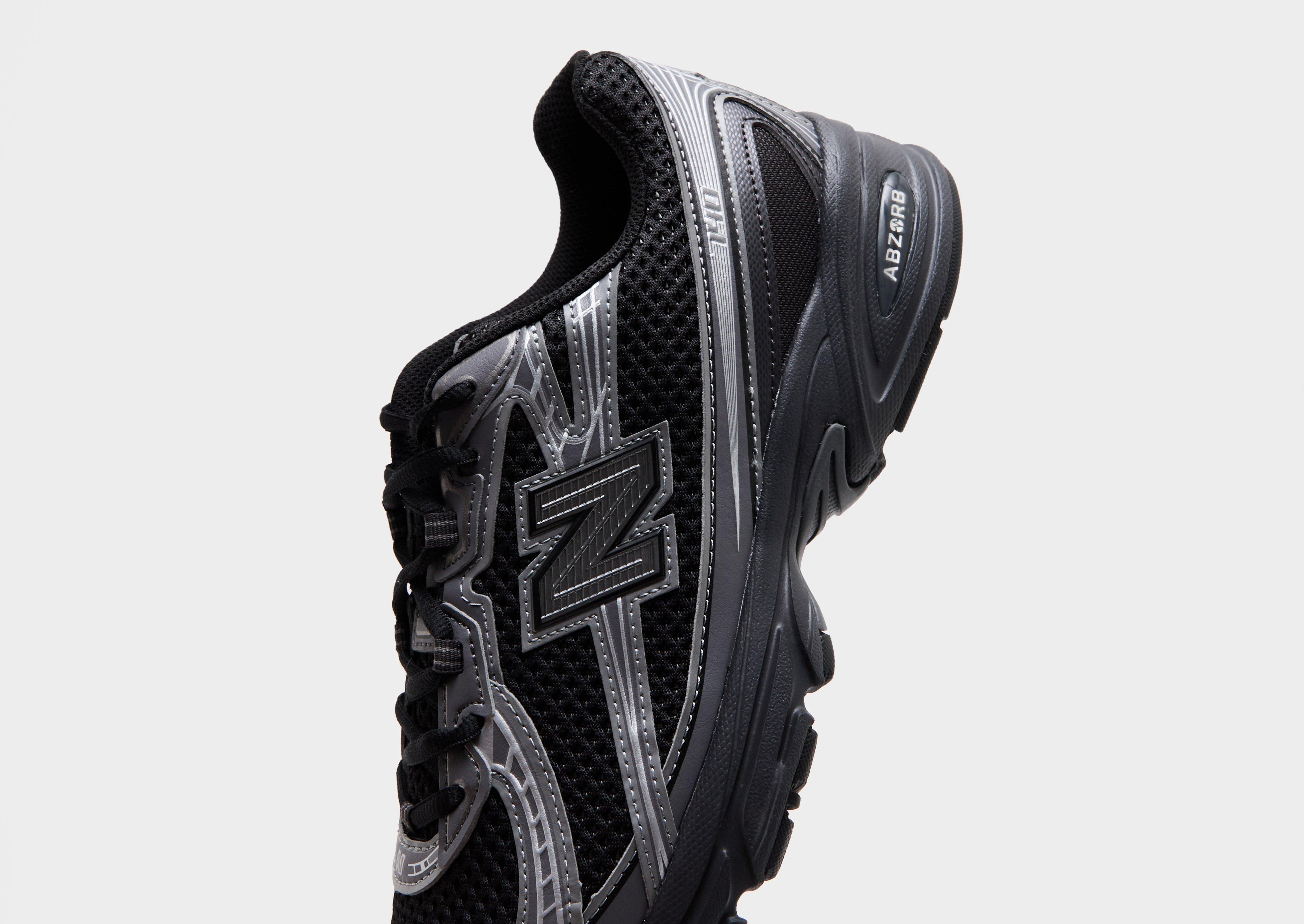New Balance 740