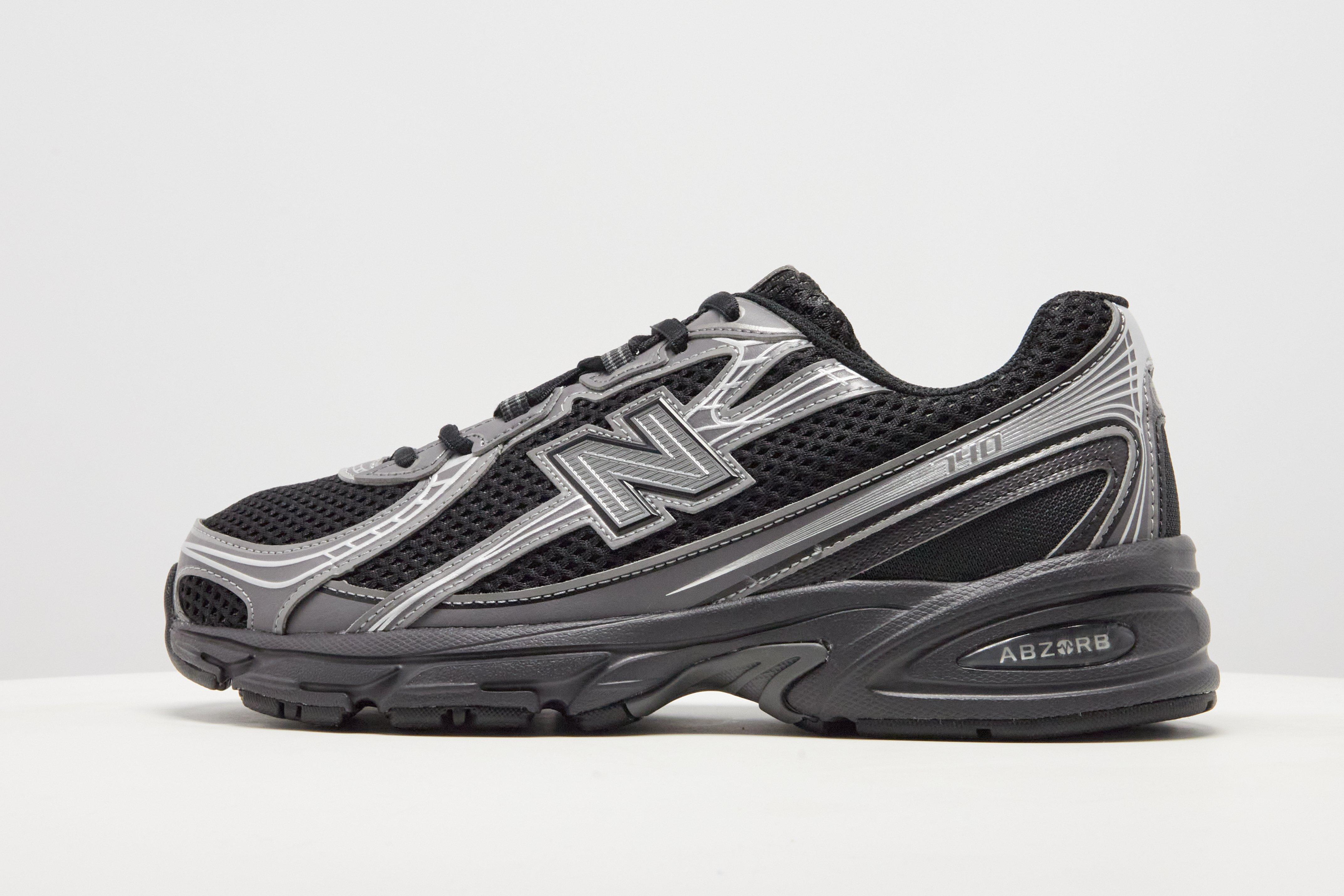 New Balance 740