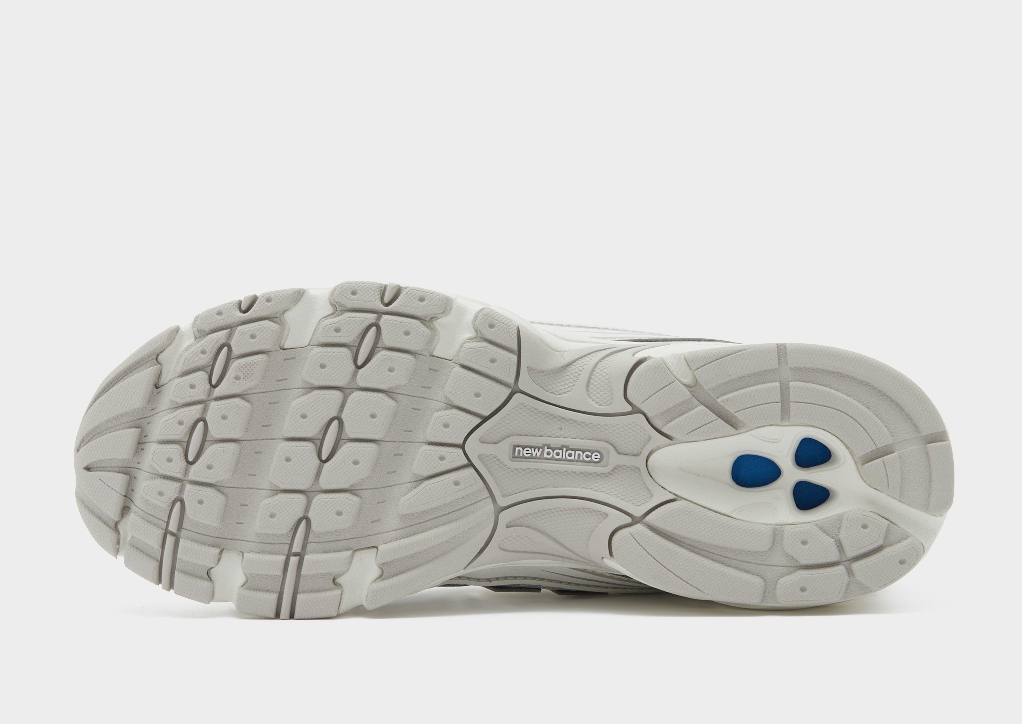 New Balance 740 Dam