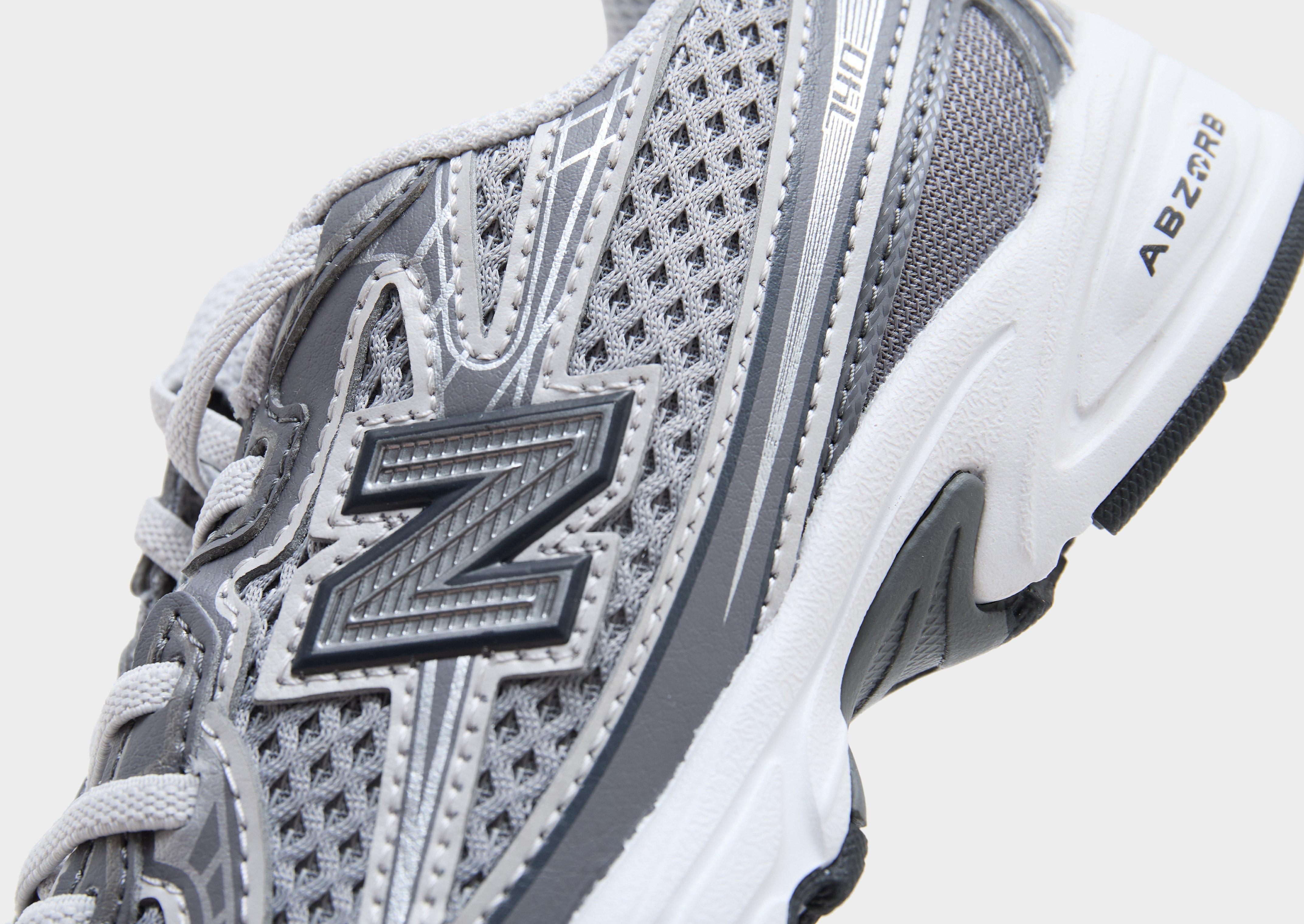 New Balance 740 Barn