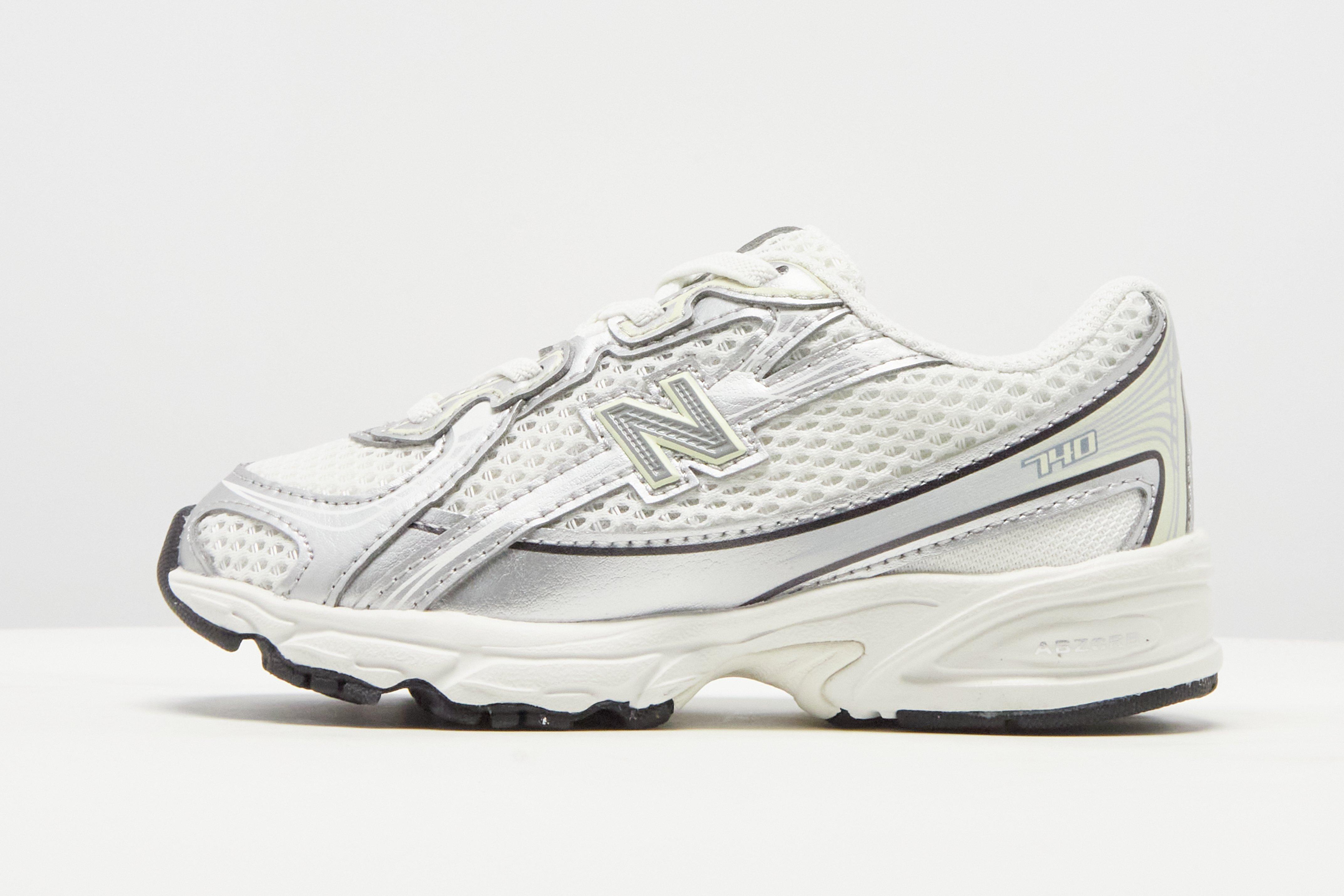 New Balance 740