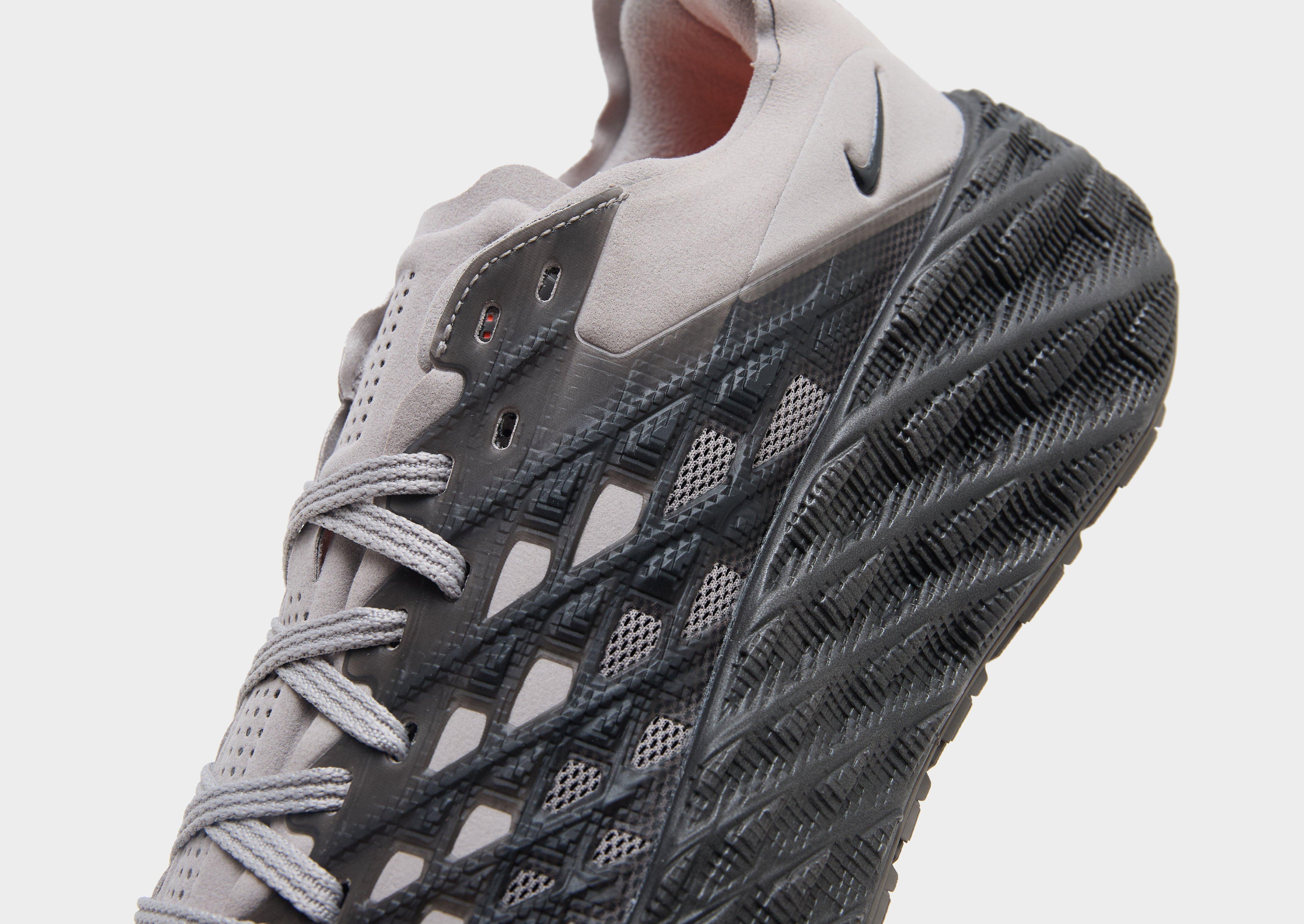 Nike Ava Edge