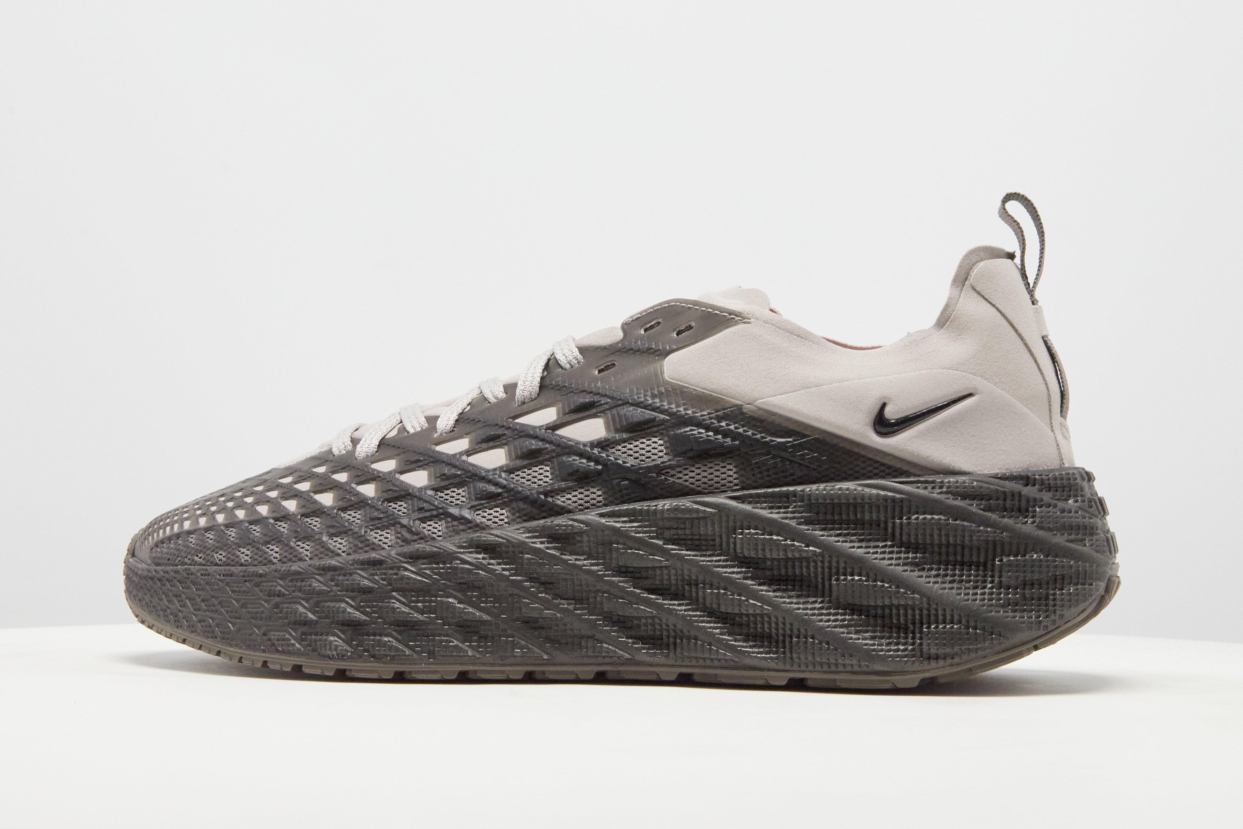 Nike Ava Edge
