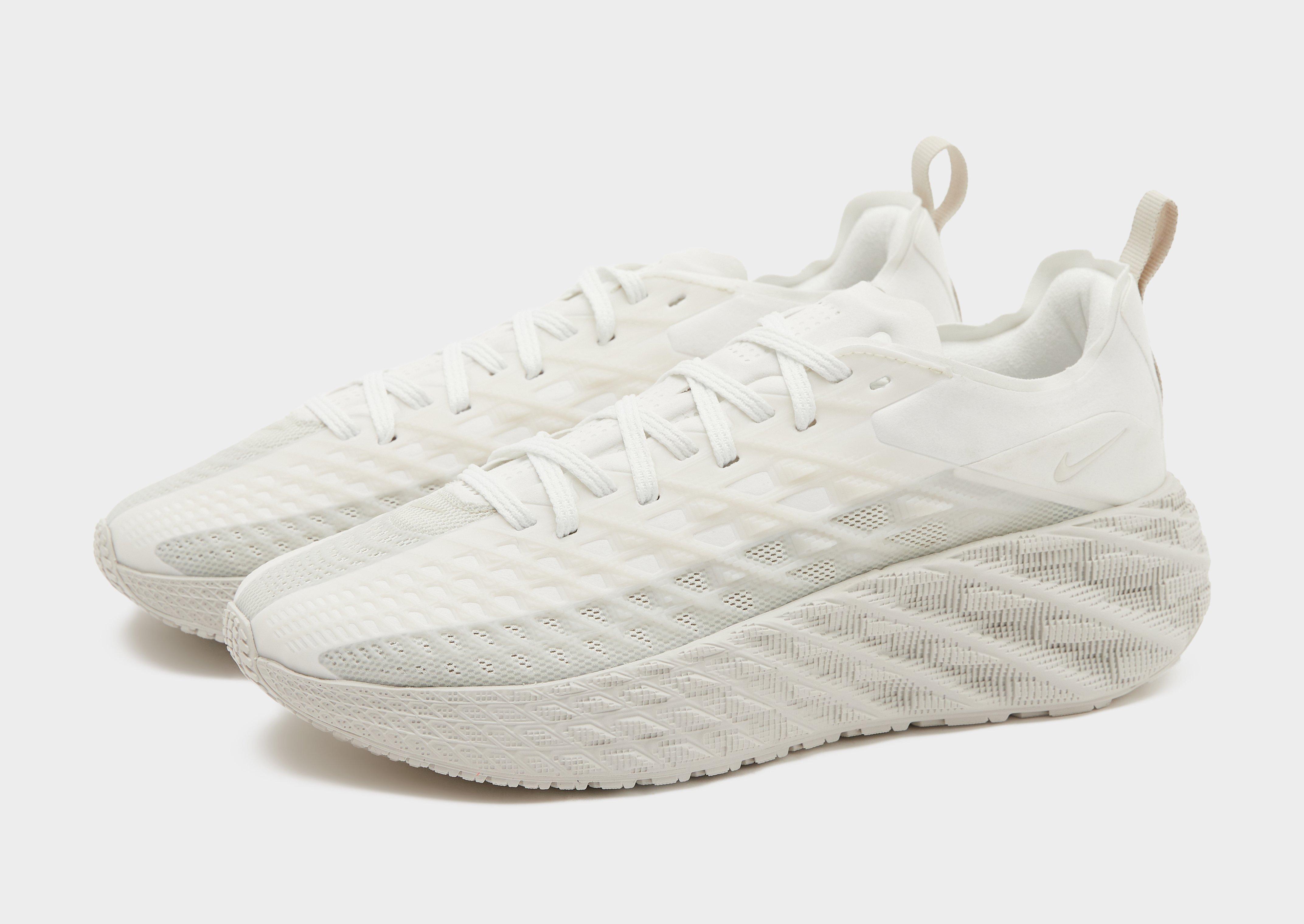 Nike Ava Edge