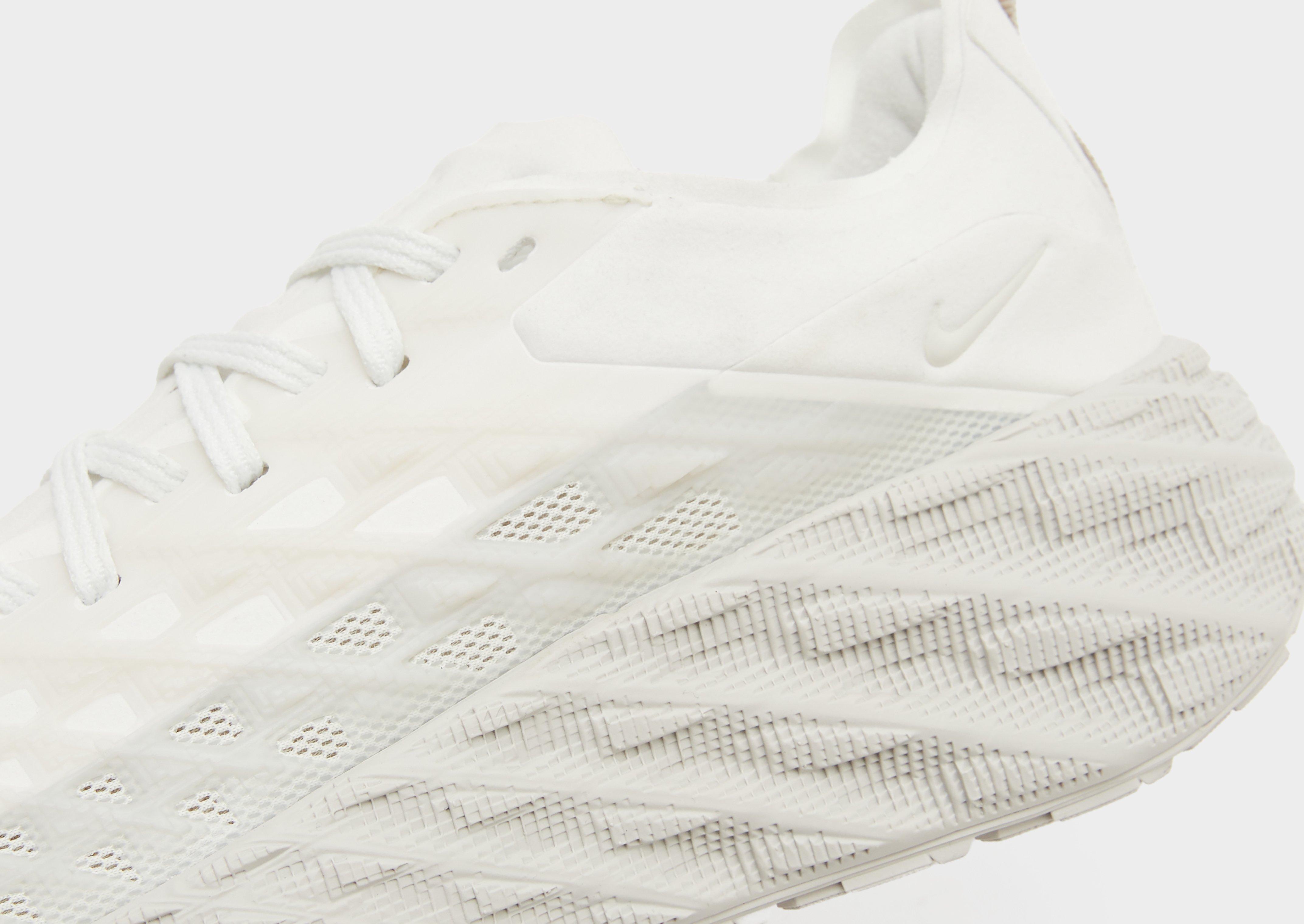 Nike Ava Edge