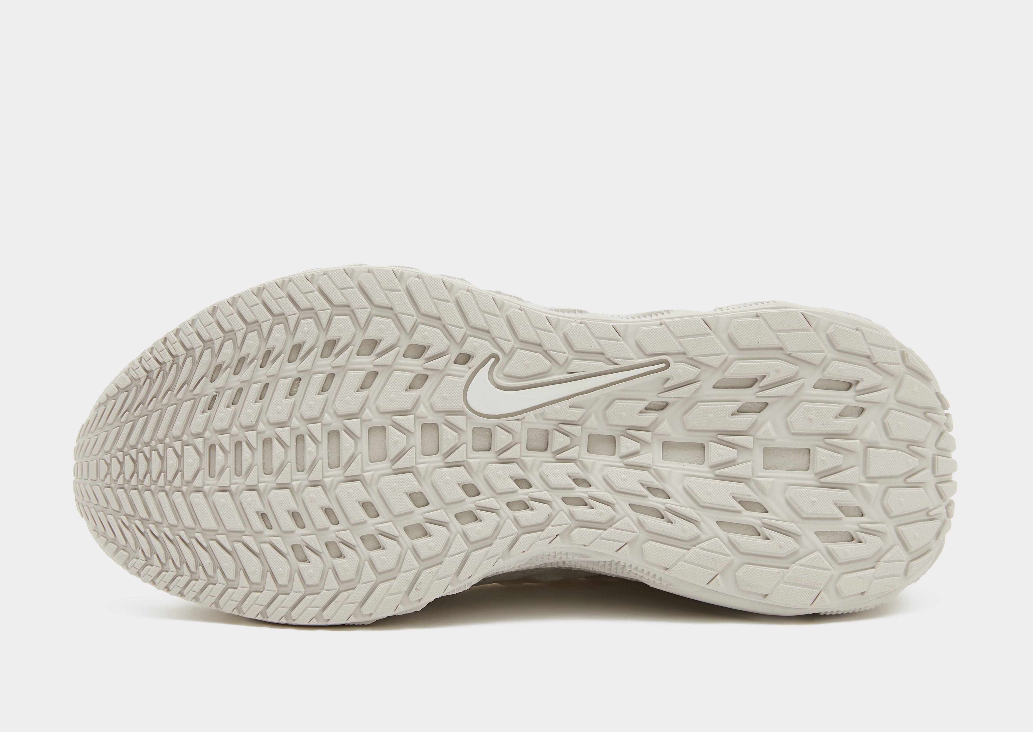 Nike Ava Edge