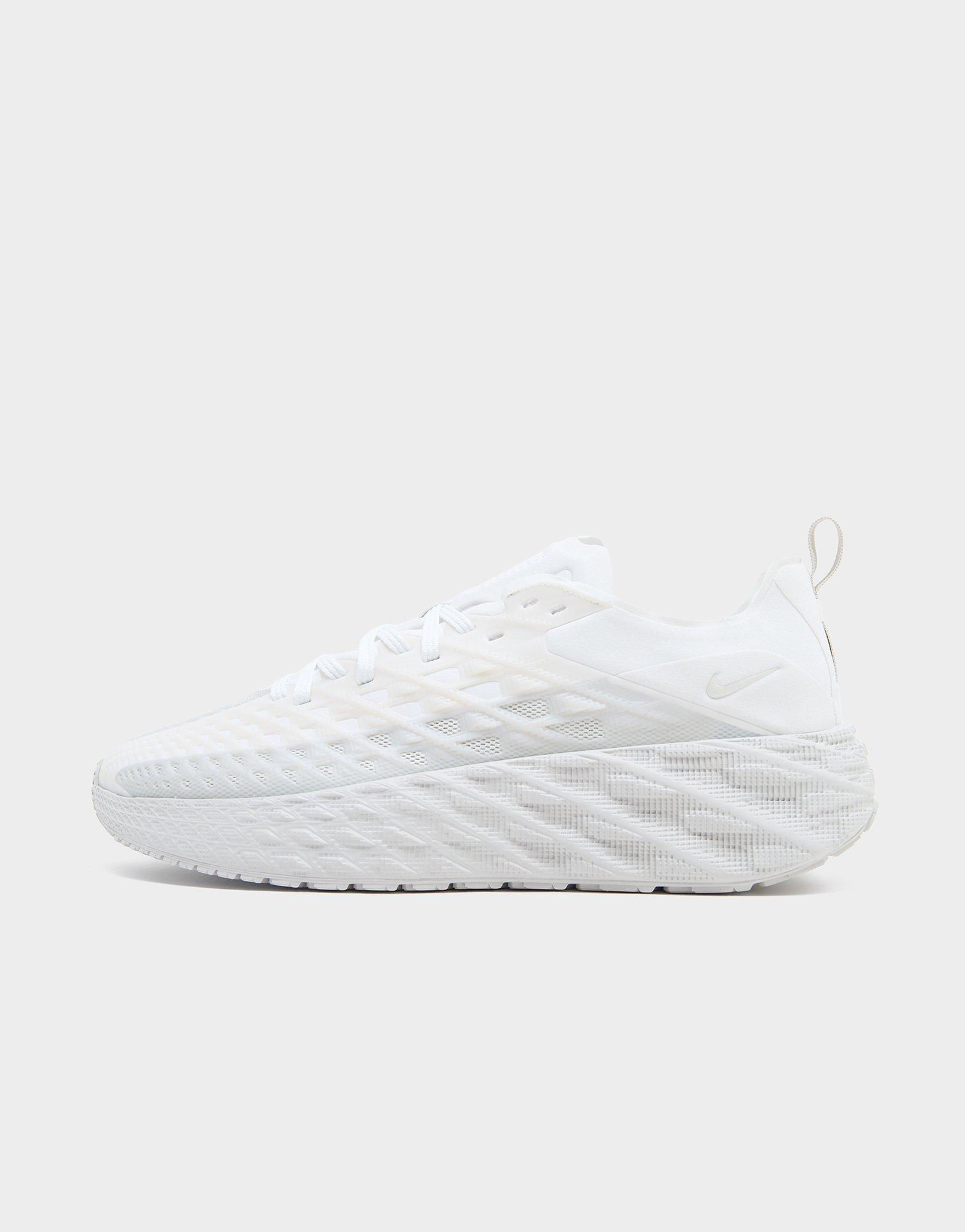 Nike Ava Edge