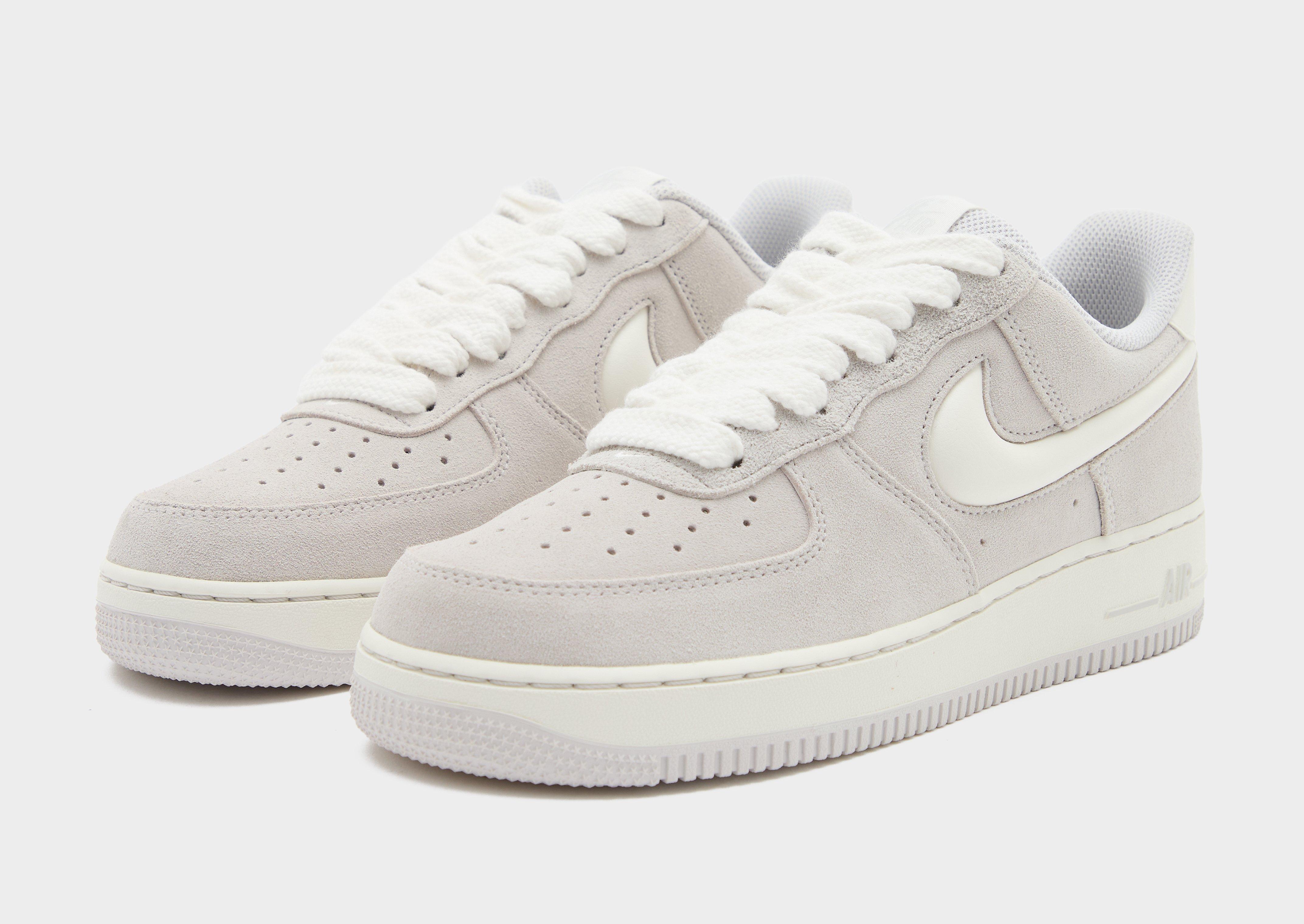 Nike Air Force 1 '07 LV8
