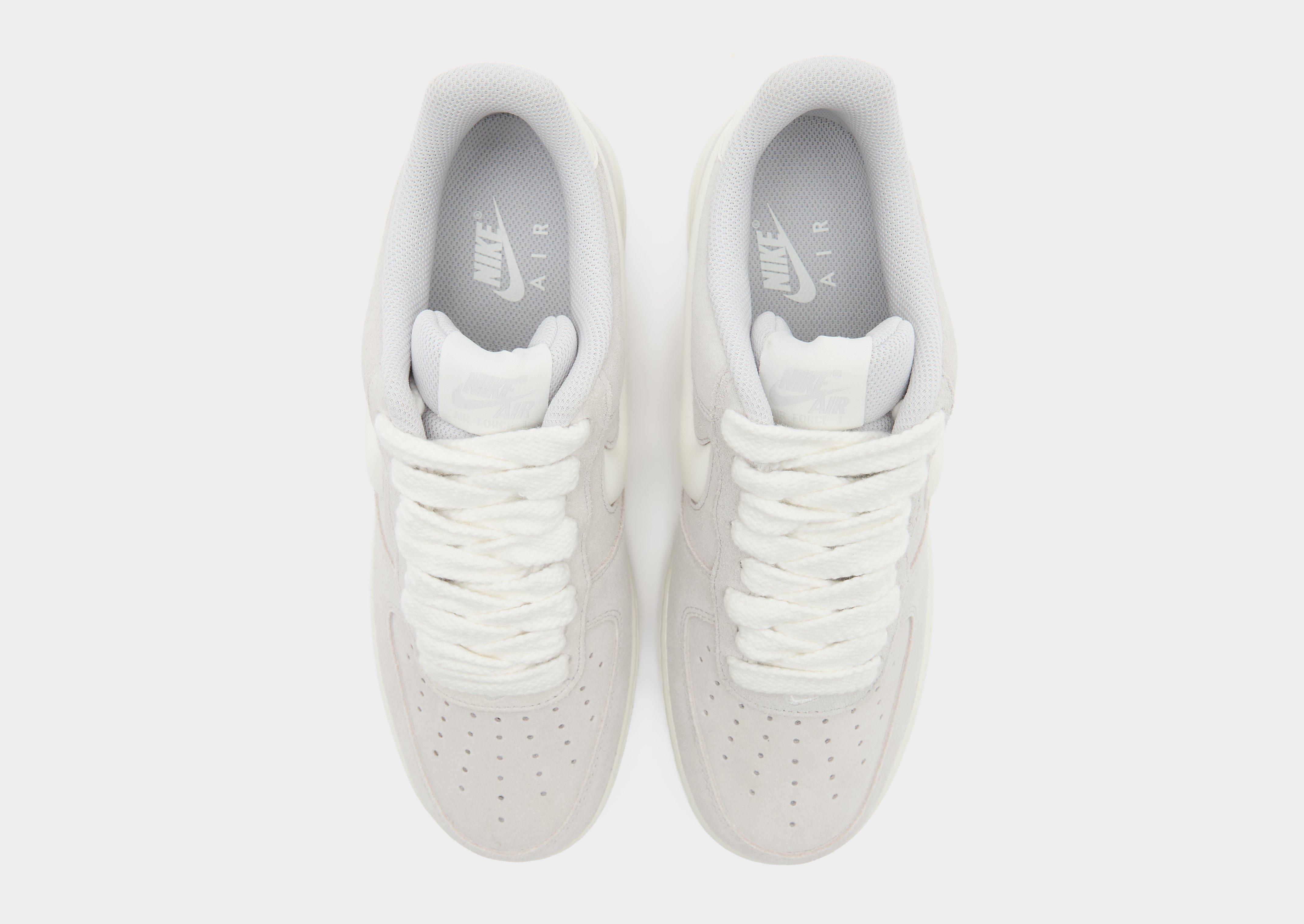 Nike Air Force 1 '07 LV8