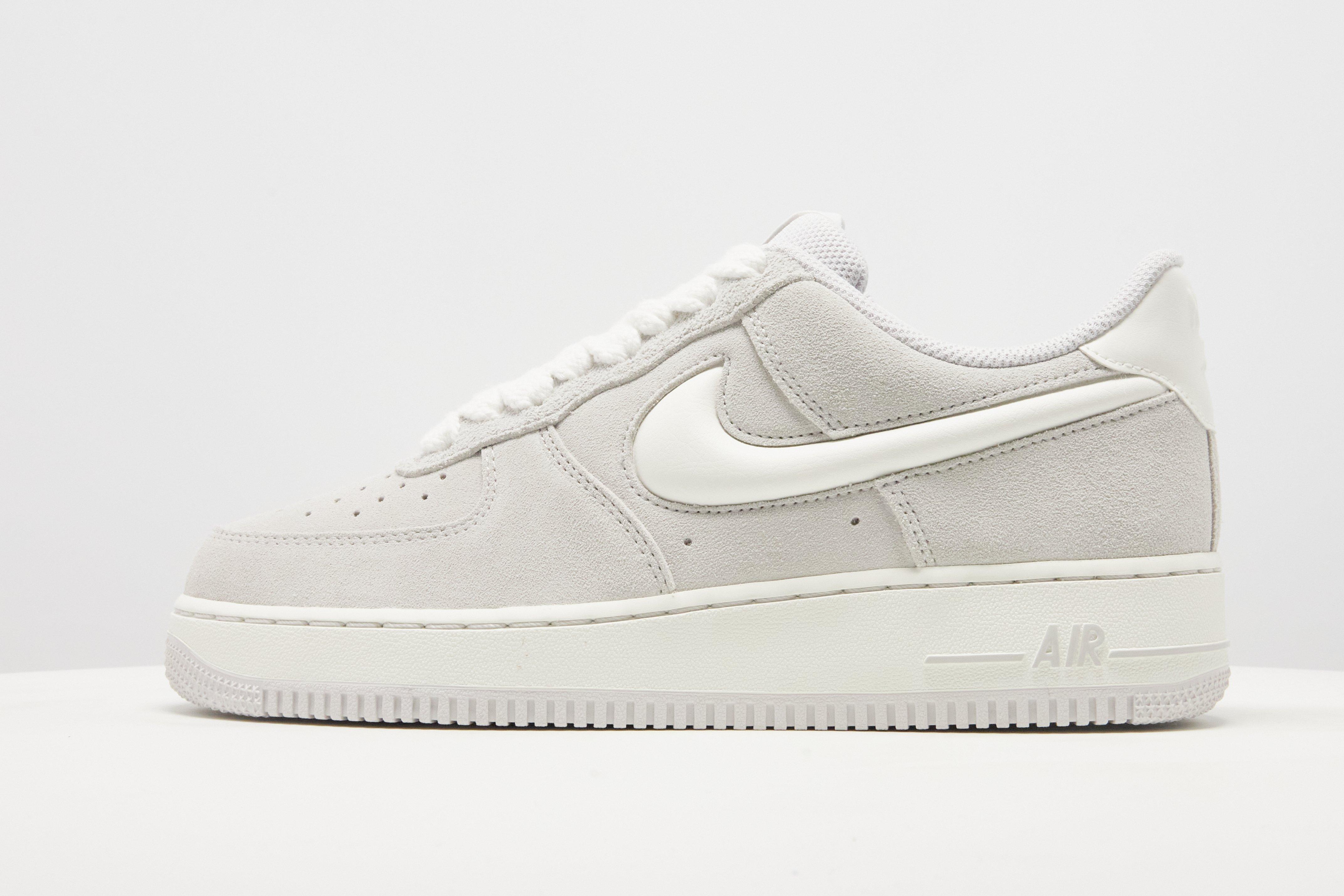 Nike Air Force 1 '07 LV8