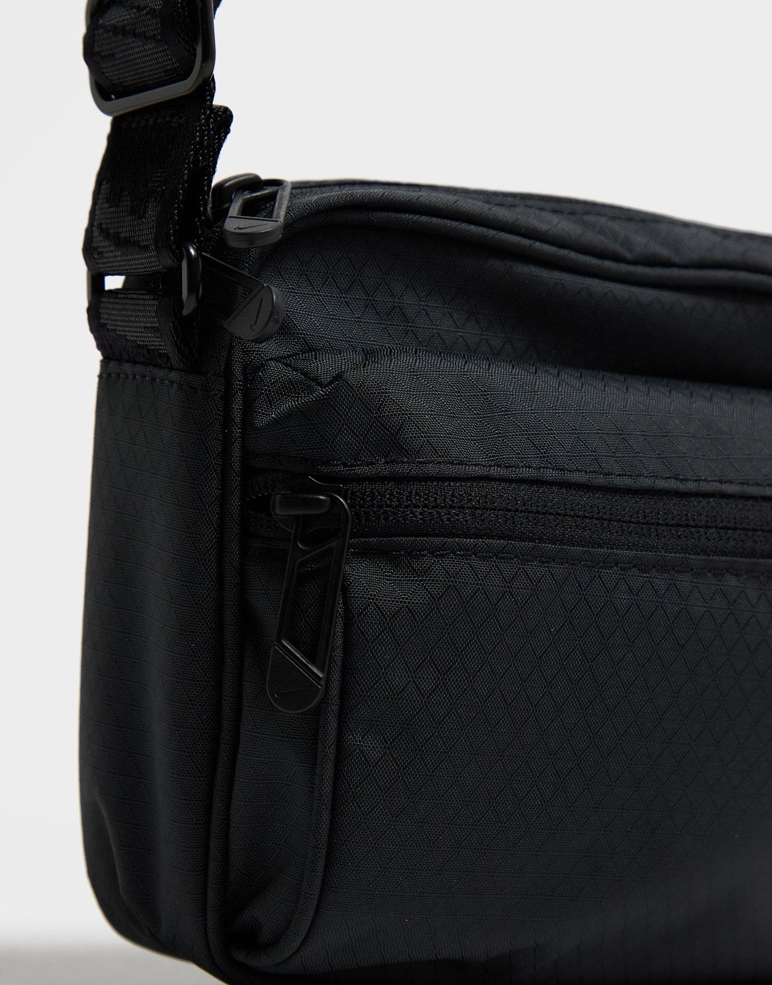 Nike Swoosh Tech Messenger Back