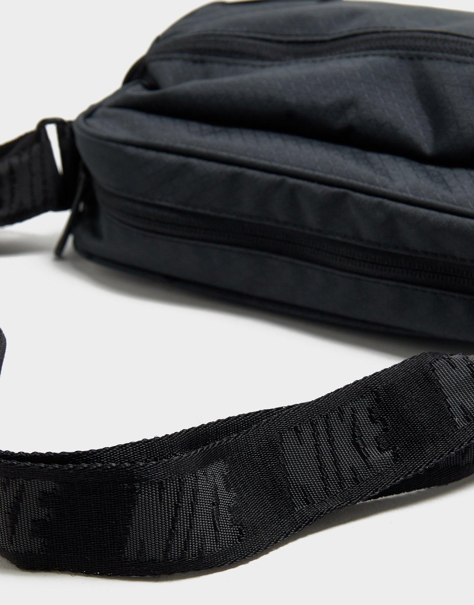 Nike Swoosh Tech Messenger Bag