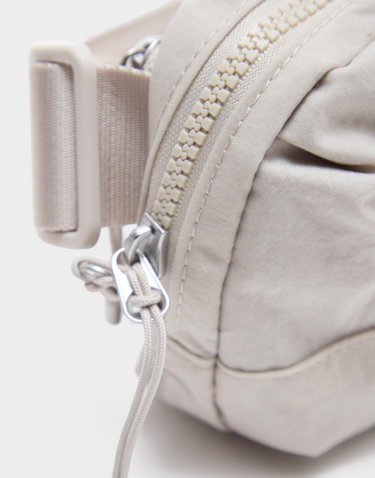 Nike Aura Crossbody Bag