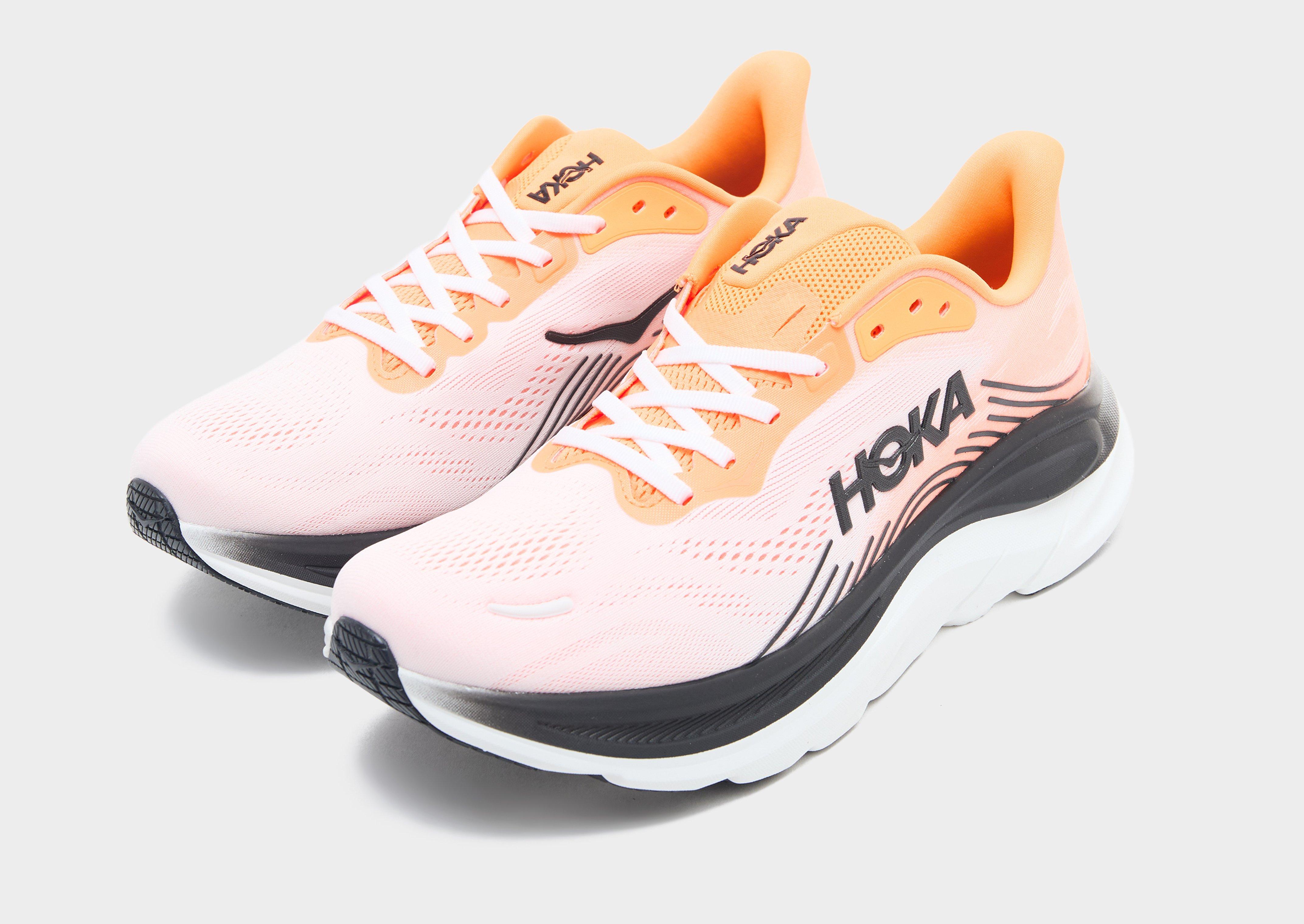 HOKA Clifton 11