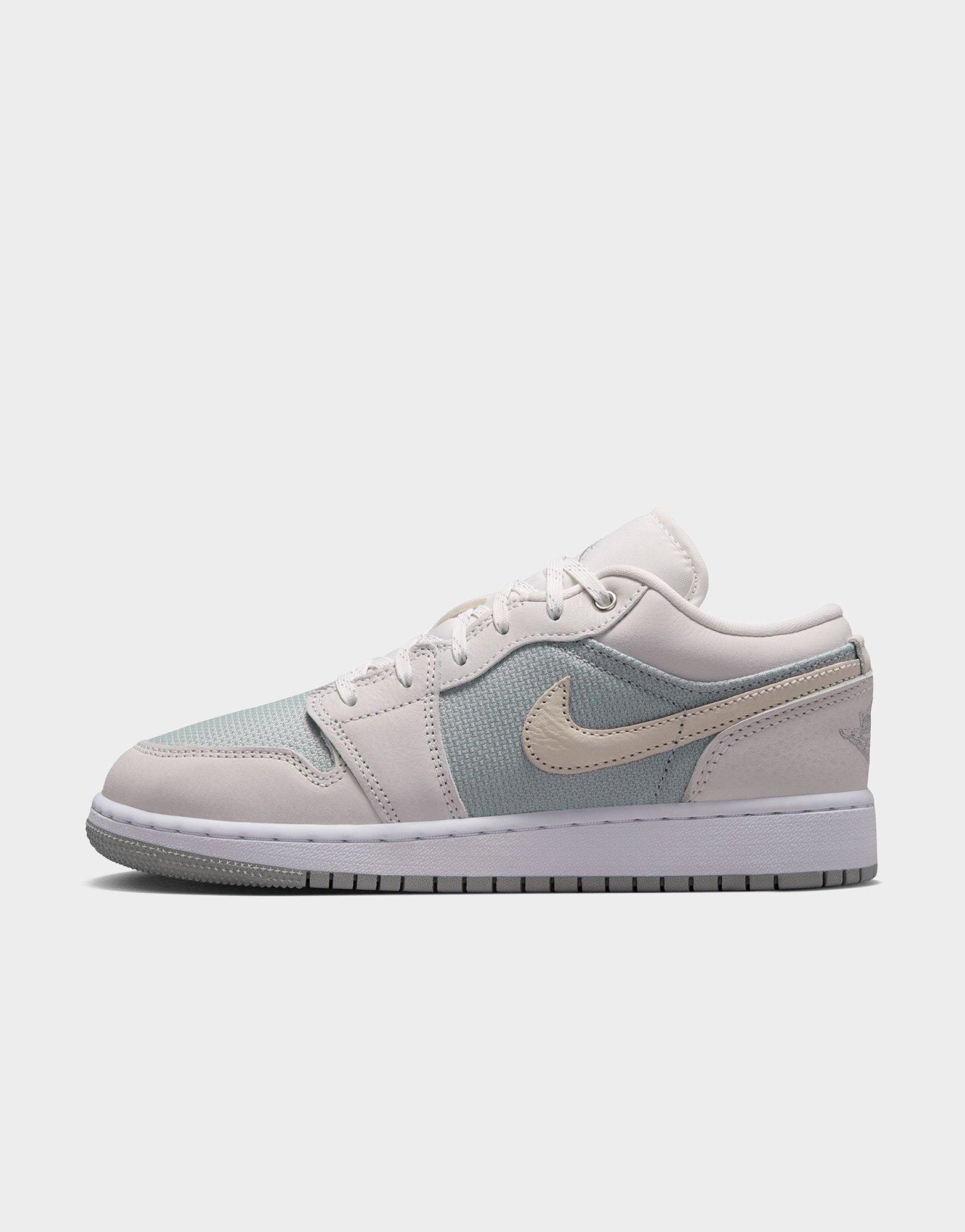 Nike Older Kids' Shoes Air Jordan 1 Low SE