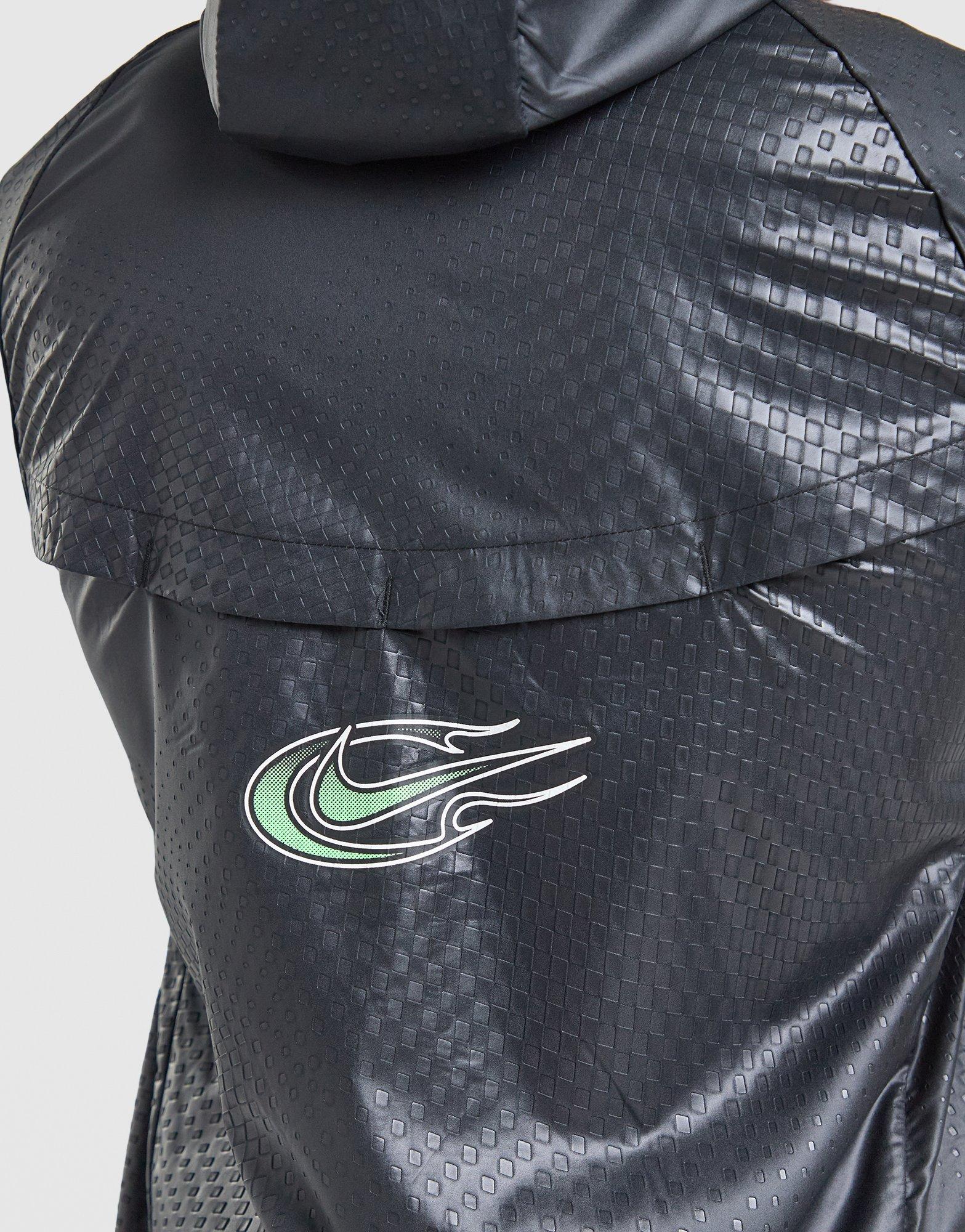 Nike Stride Swoosh Jacket