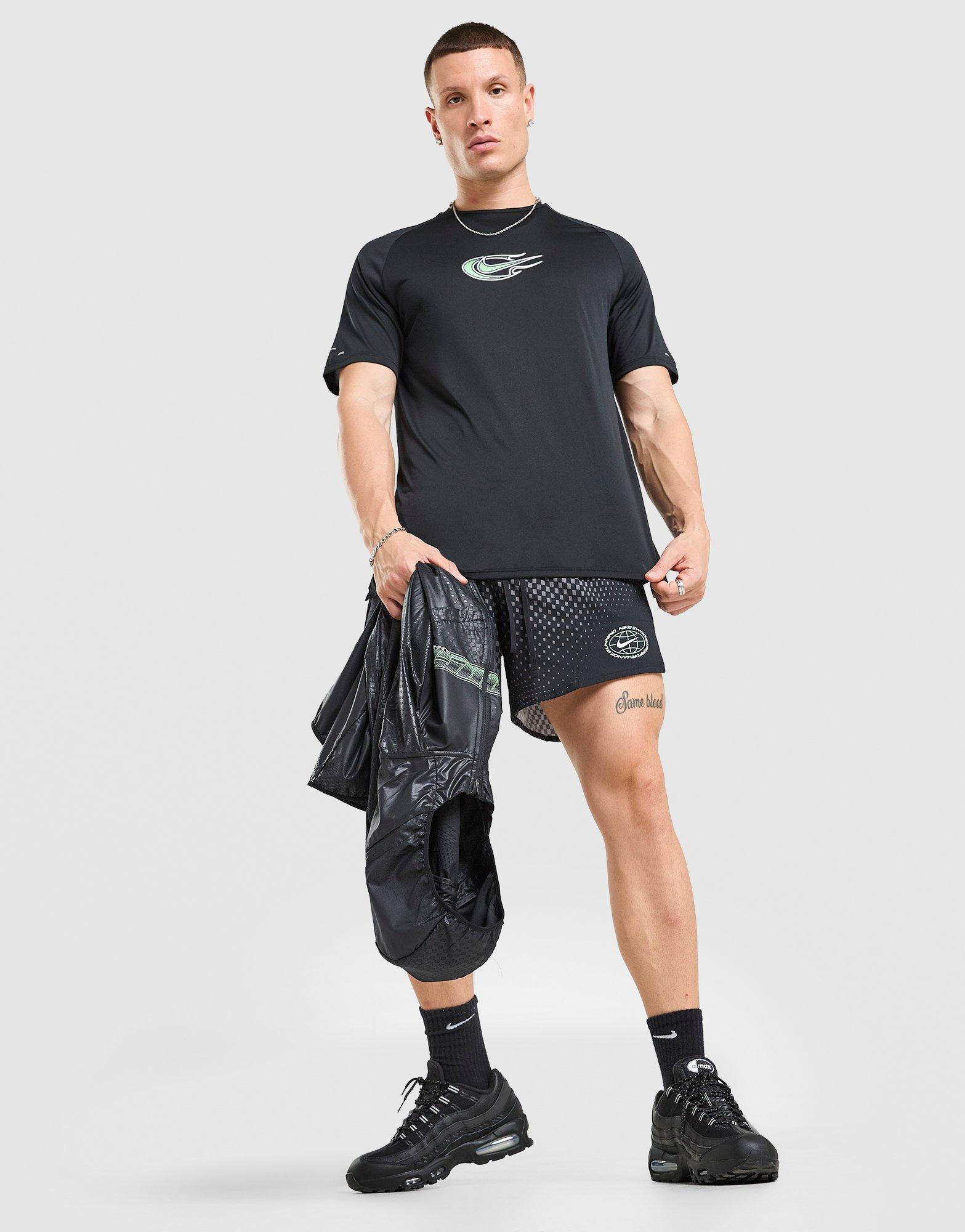 Nike Stride Energy Shorts