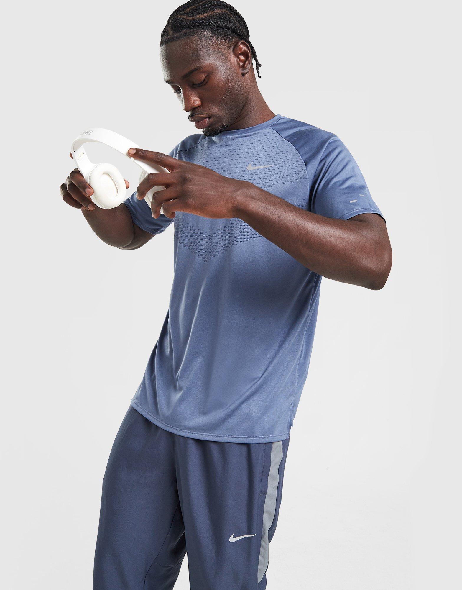 Nike Stride T-Shirt