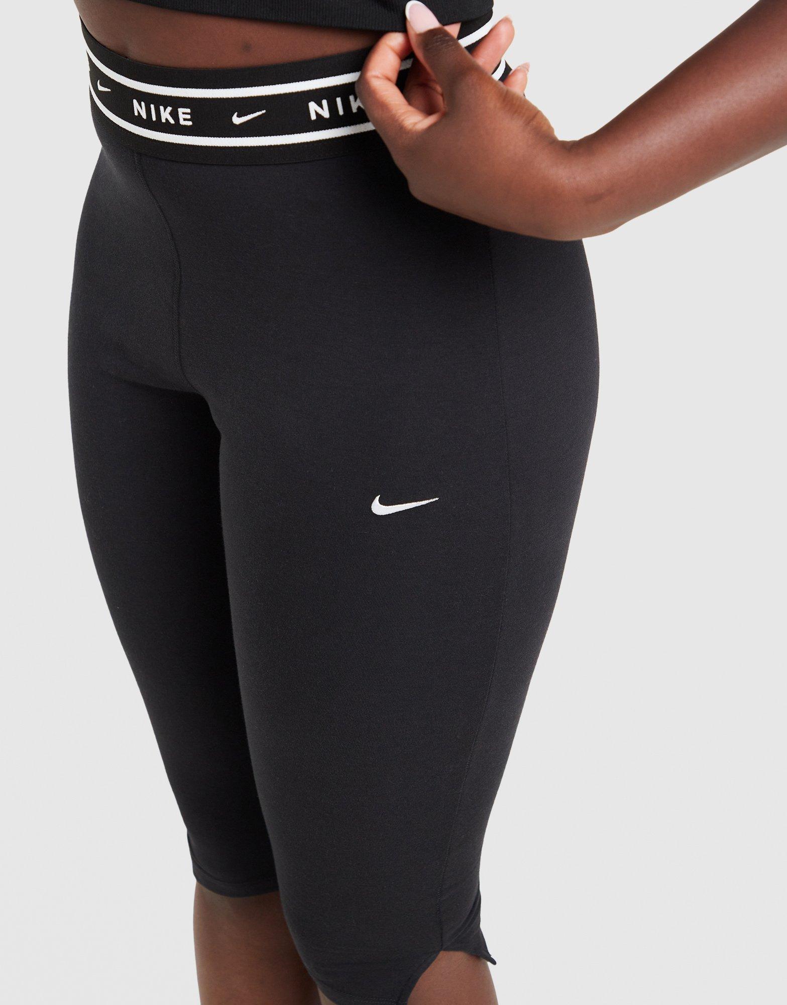 Nike Essential Sportswear Chill Knit Capri Leggings