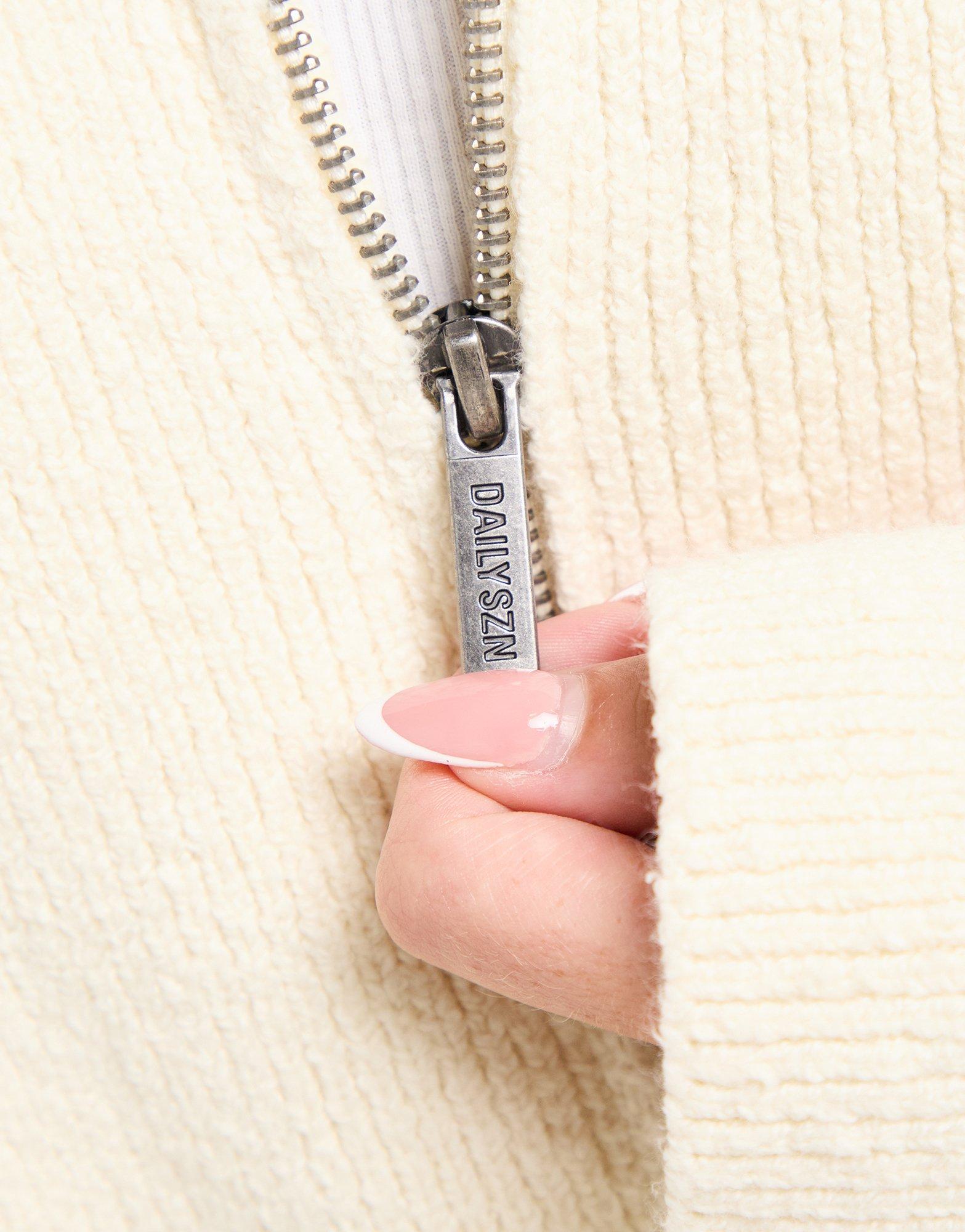 DAILYSZN Snug Full Zip Sweatshirt