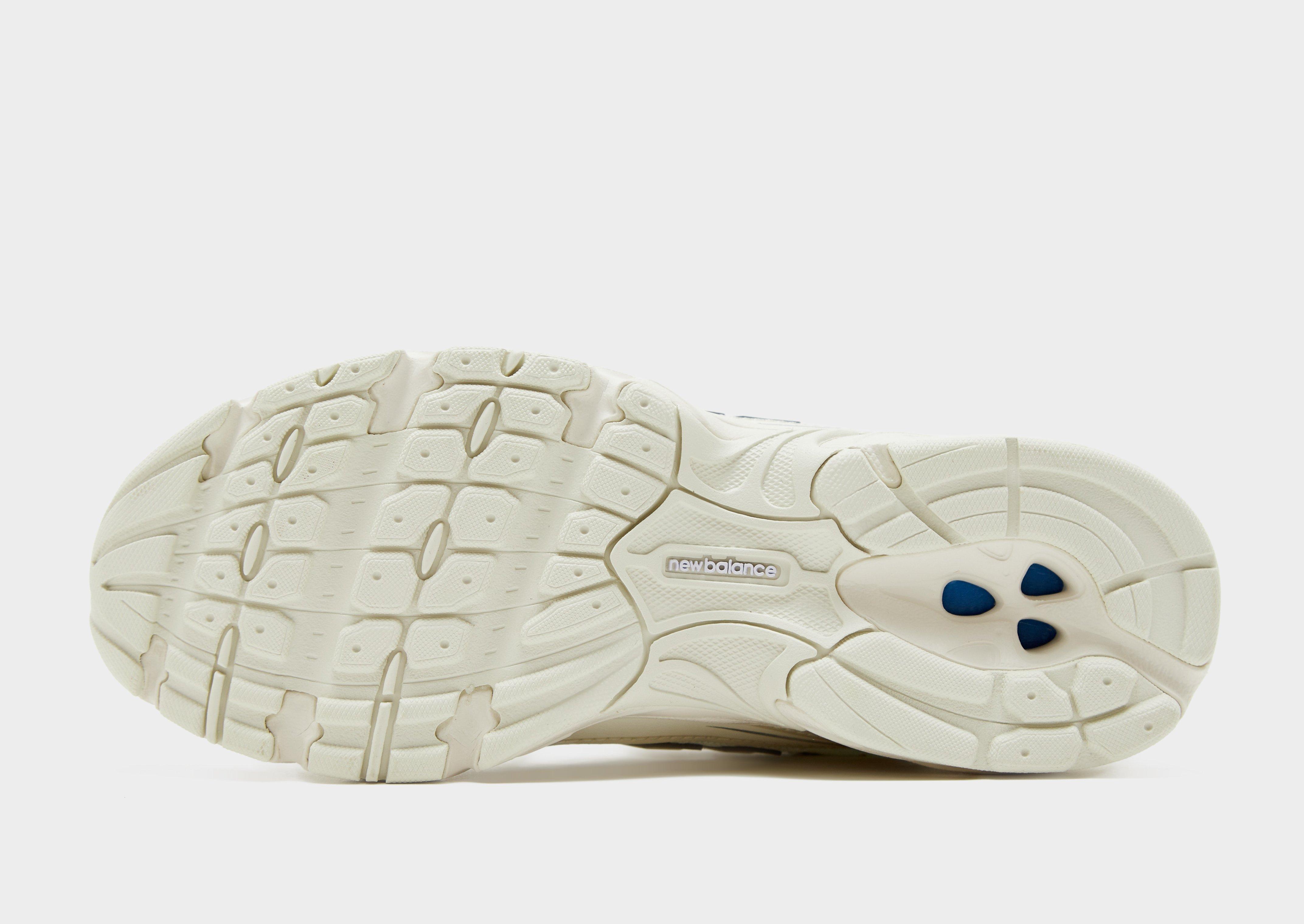 New Balance 740 Women's