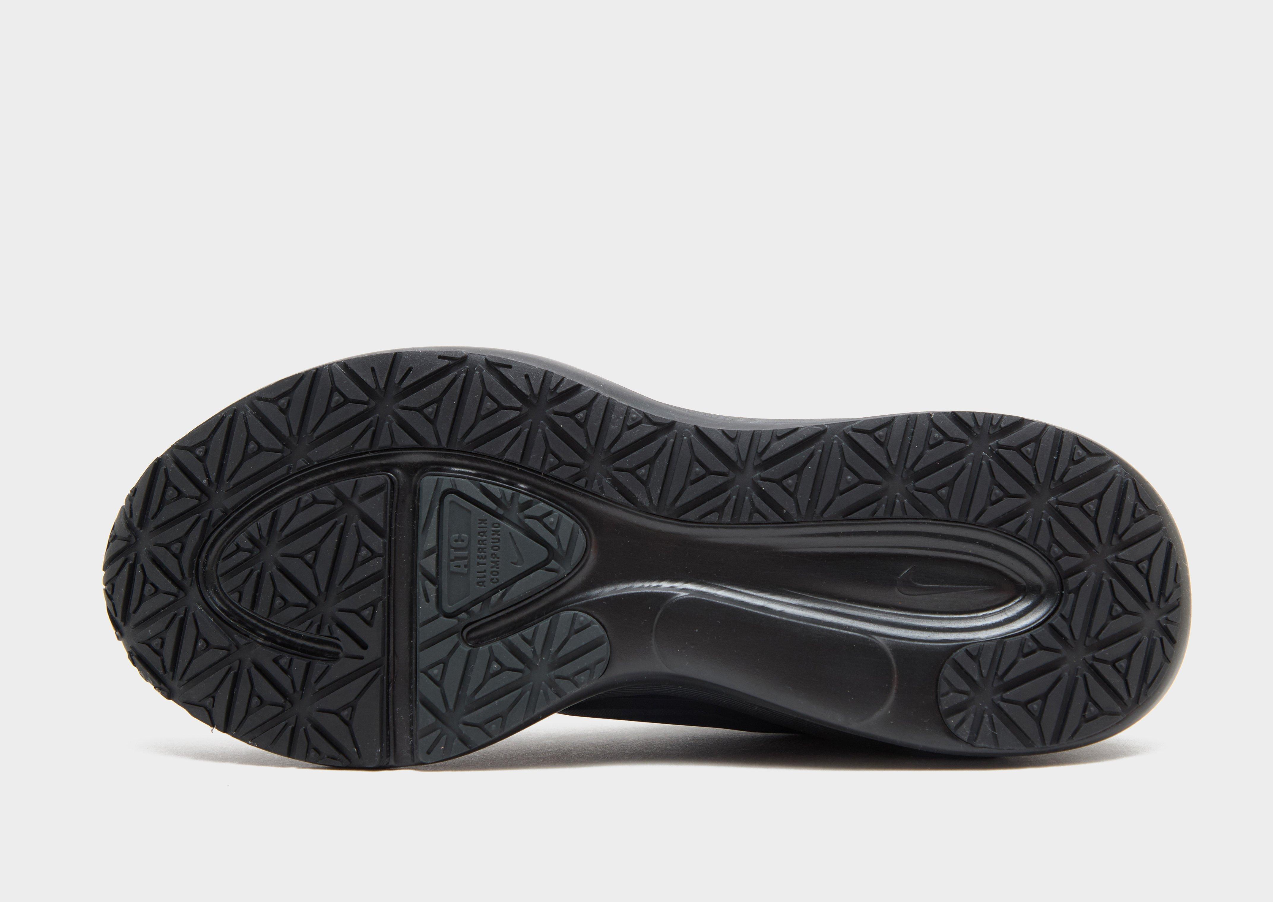 Nike Revolution 8 Utility