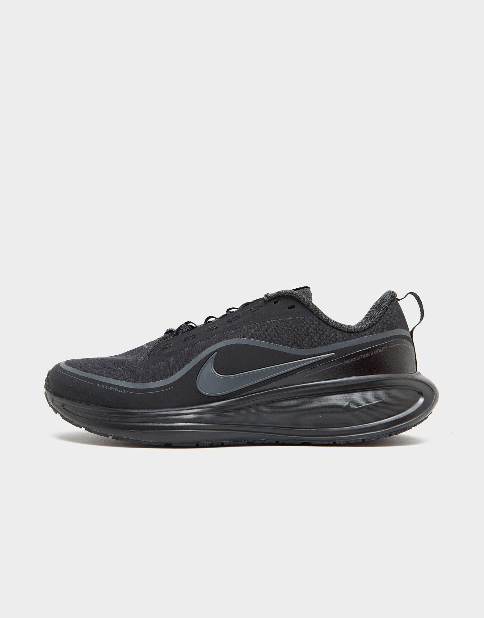 Nike Revolution 8 Utility