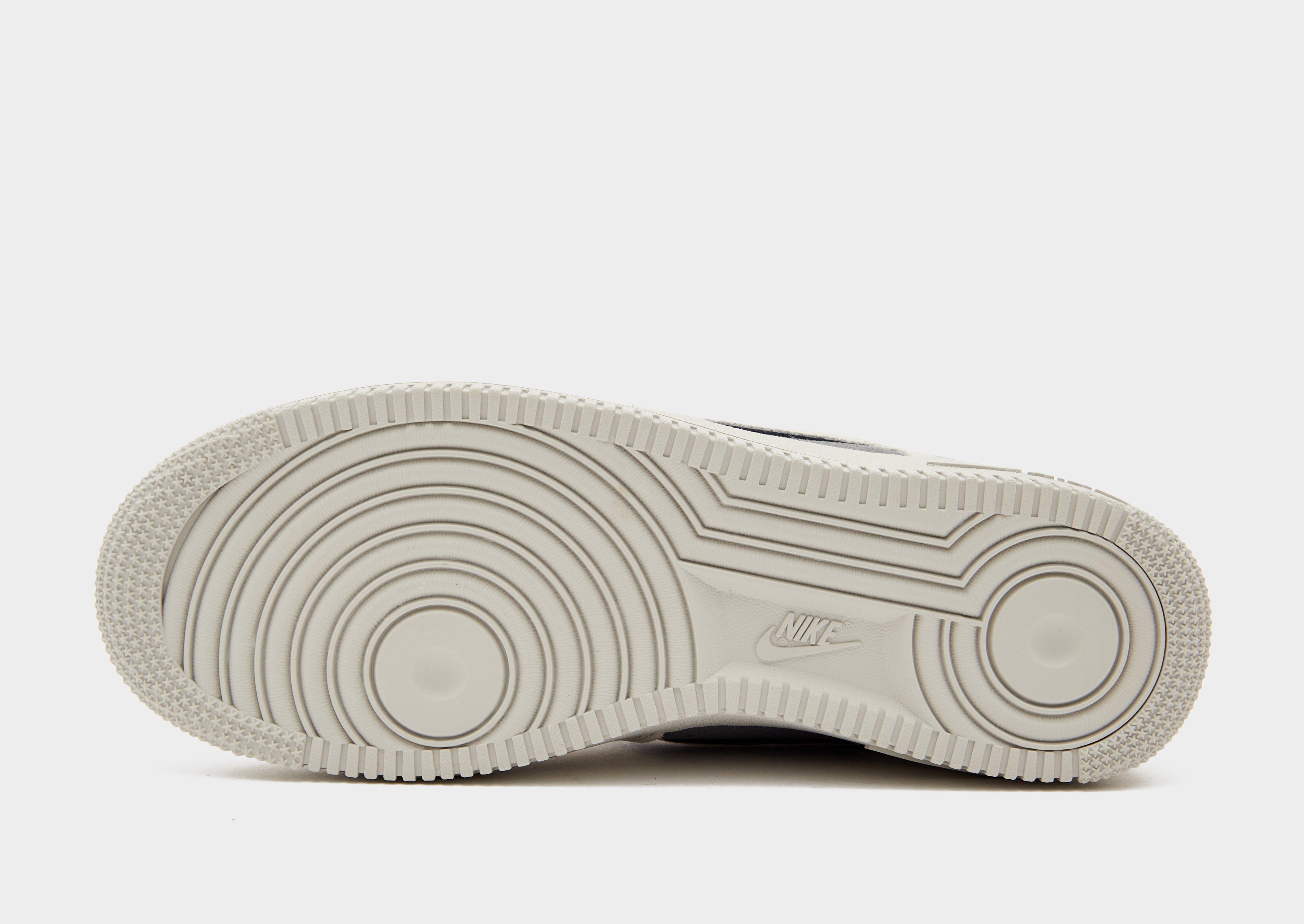 Nike Air Force 1 '07 LV8