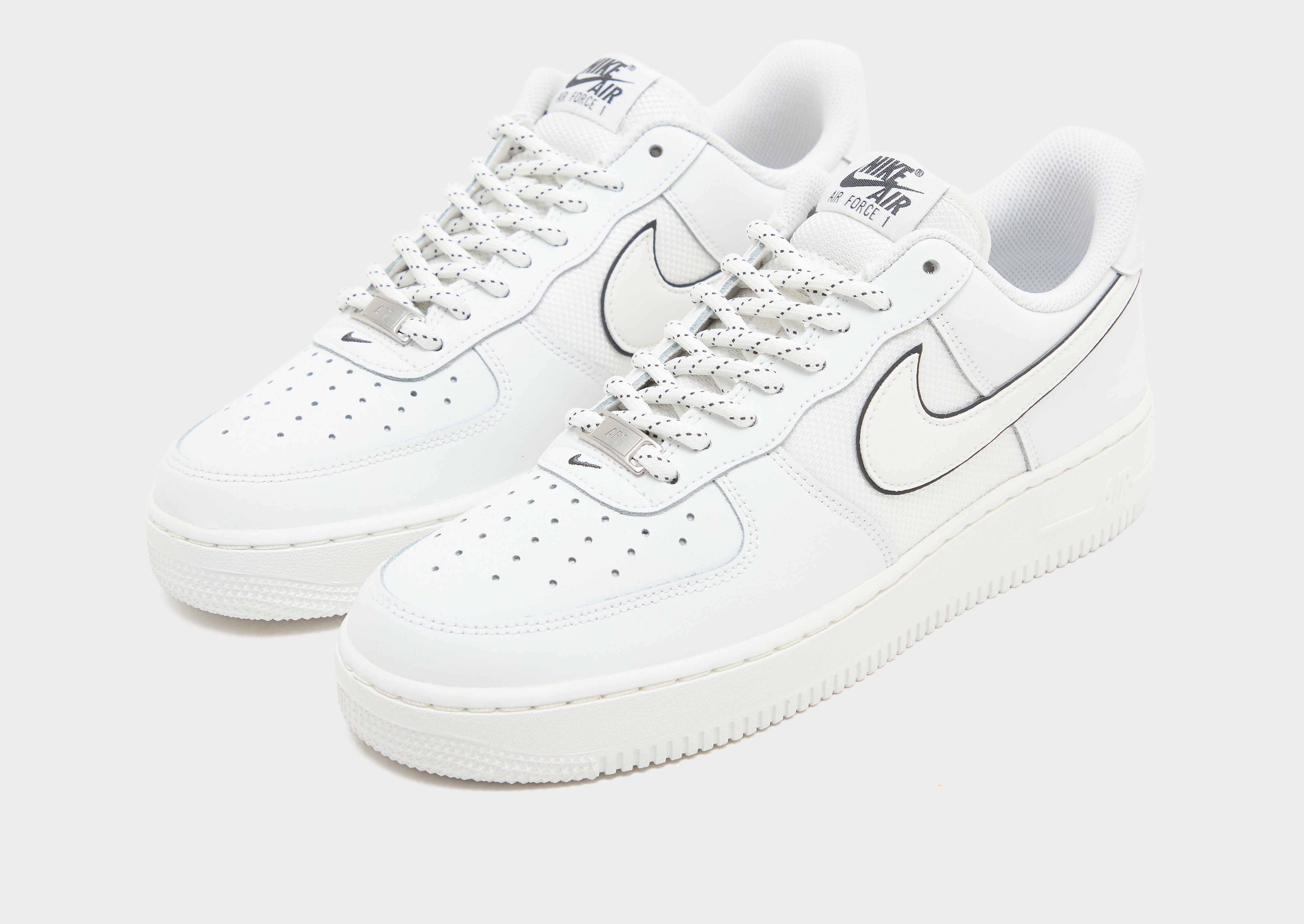 Nike Air Force 1 '07 LV8