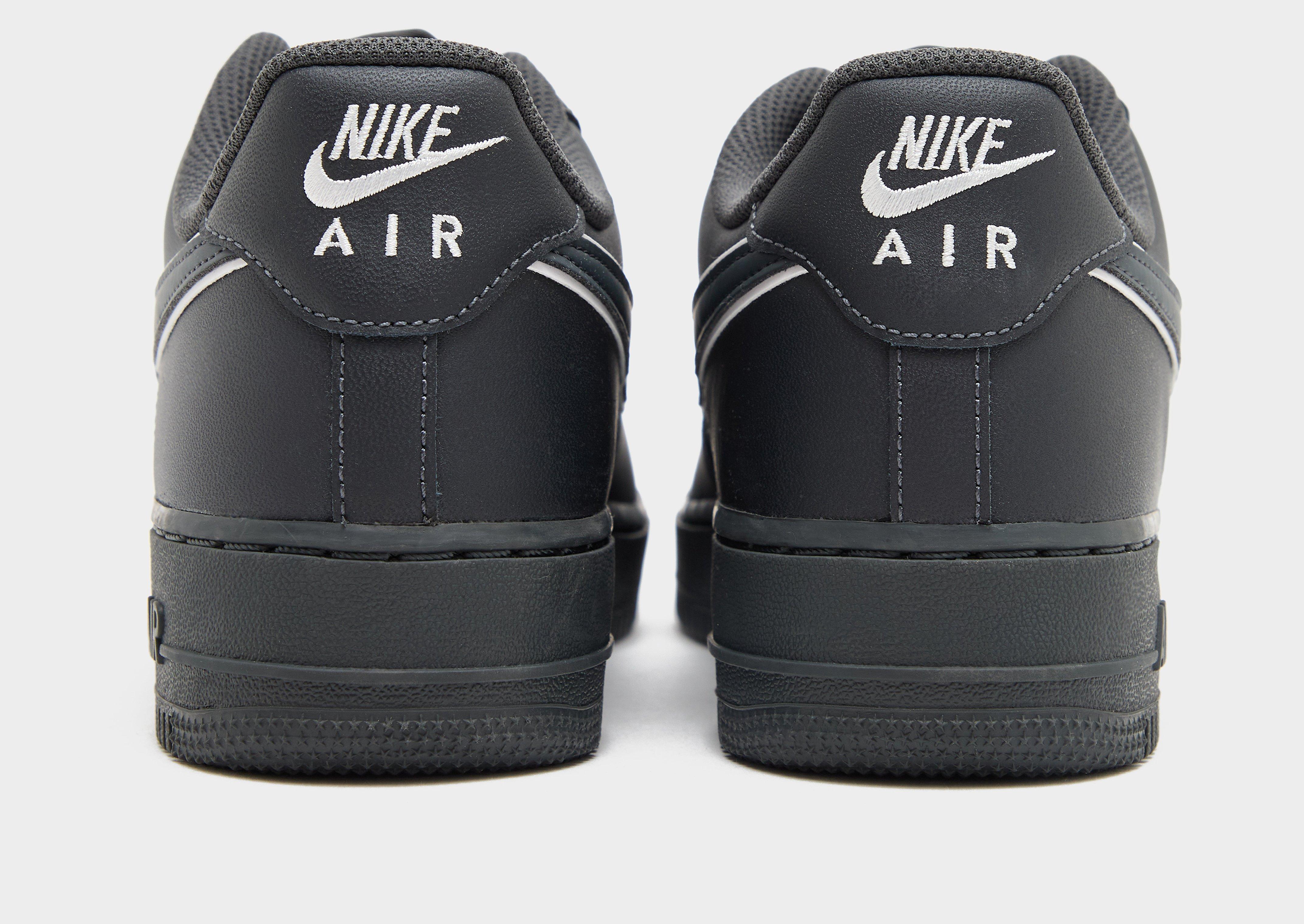 Nike Air Force 1 '07 LV8