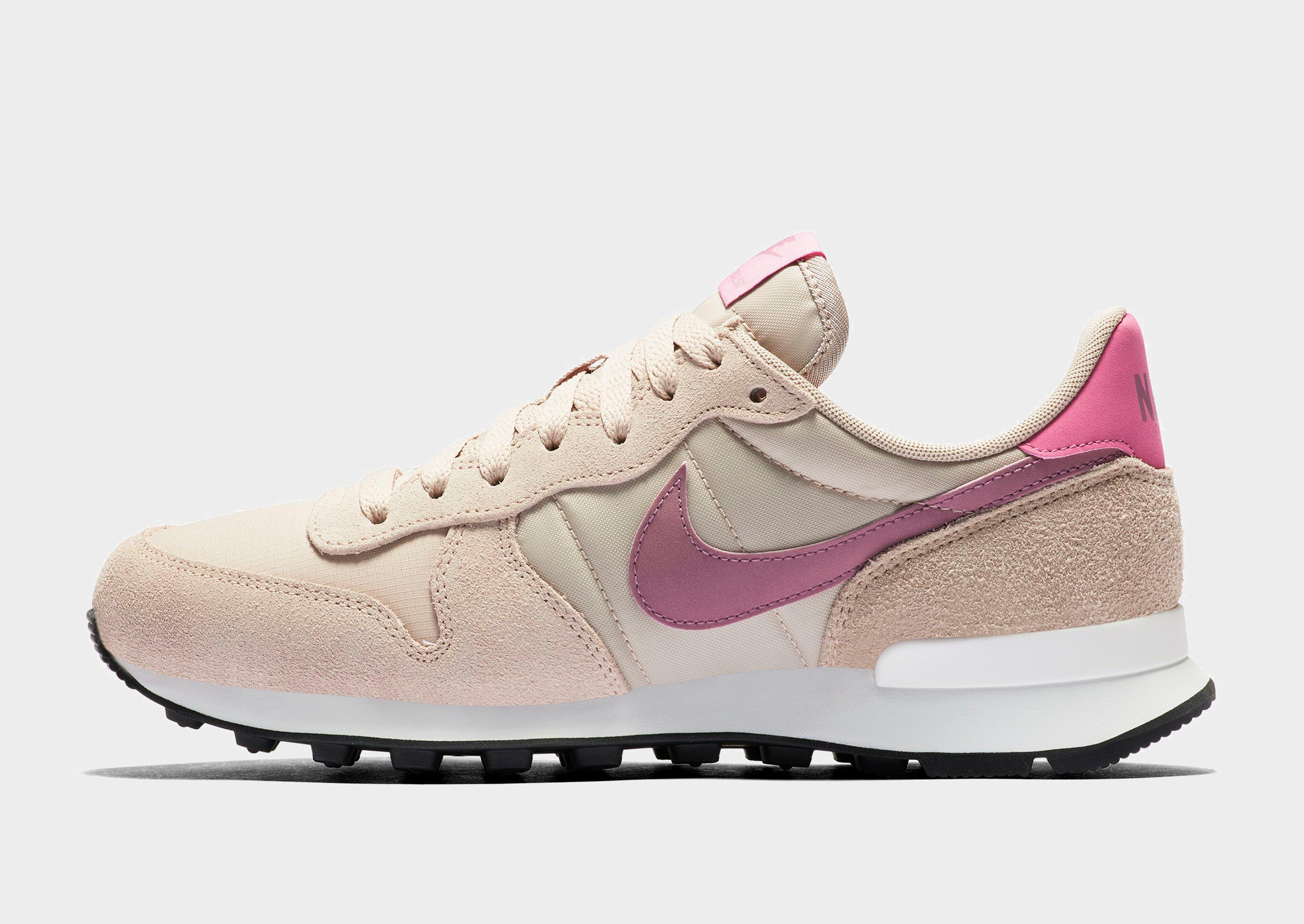 nike internationalist women pink