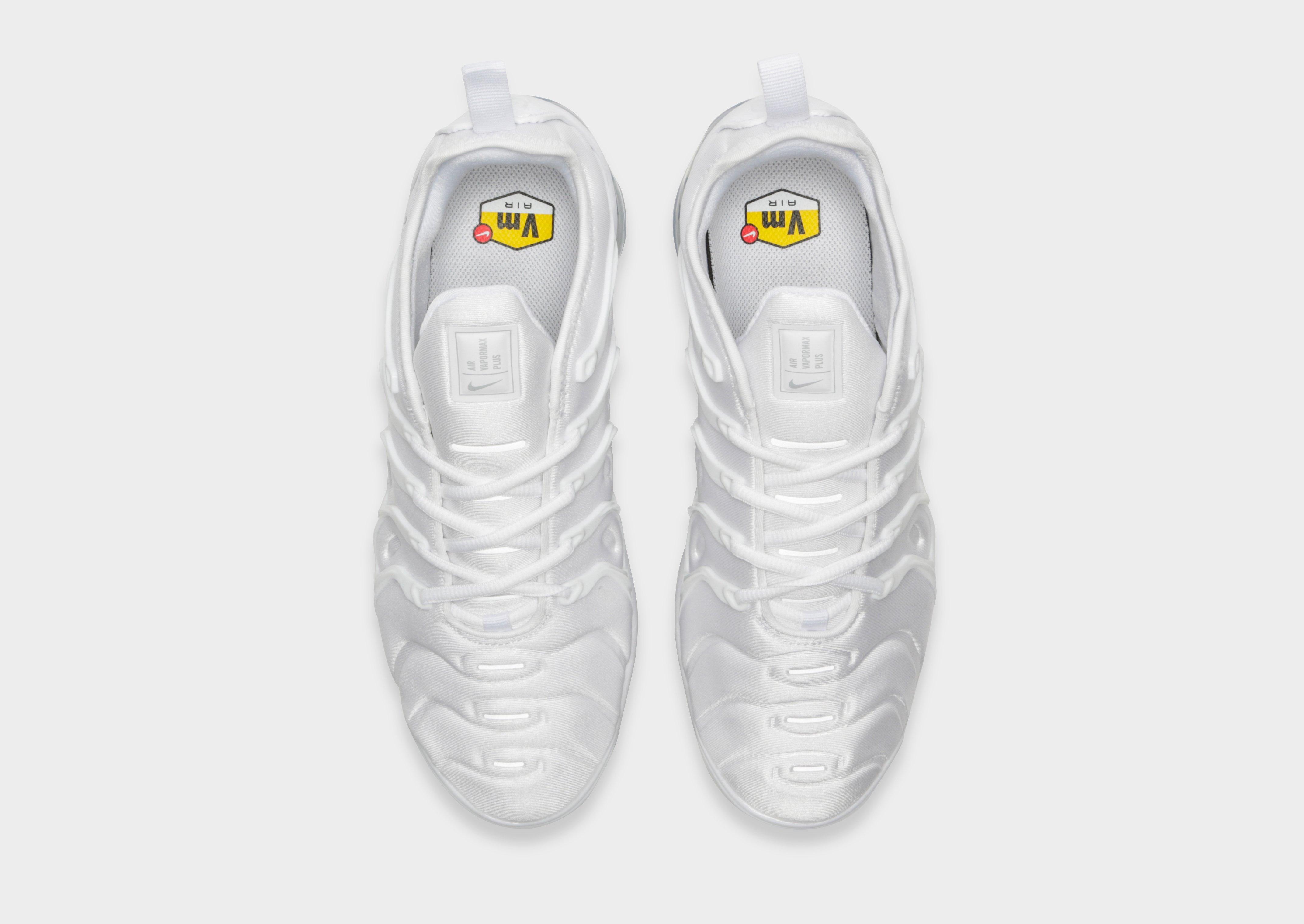 Full white vapormax clearance