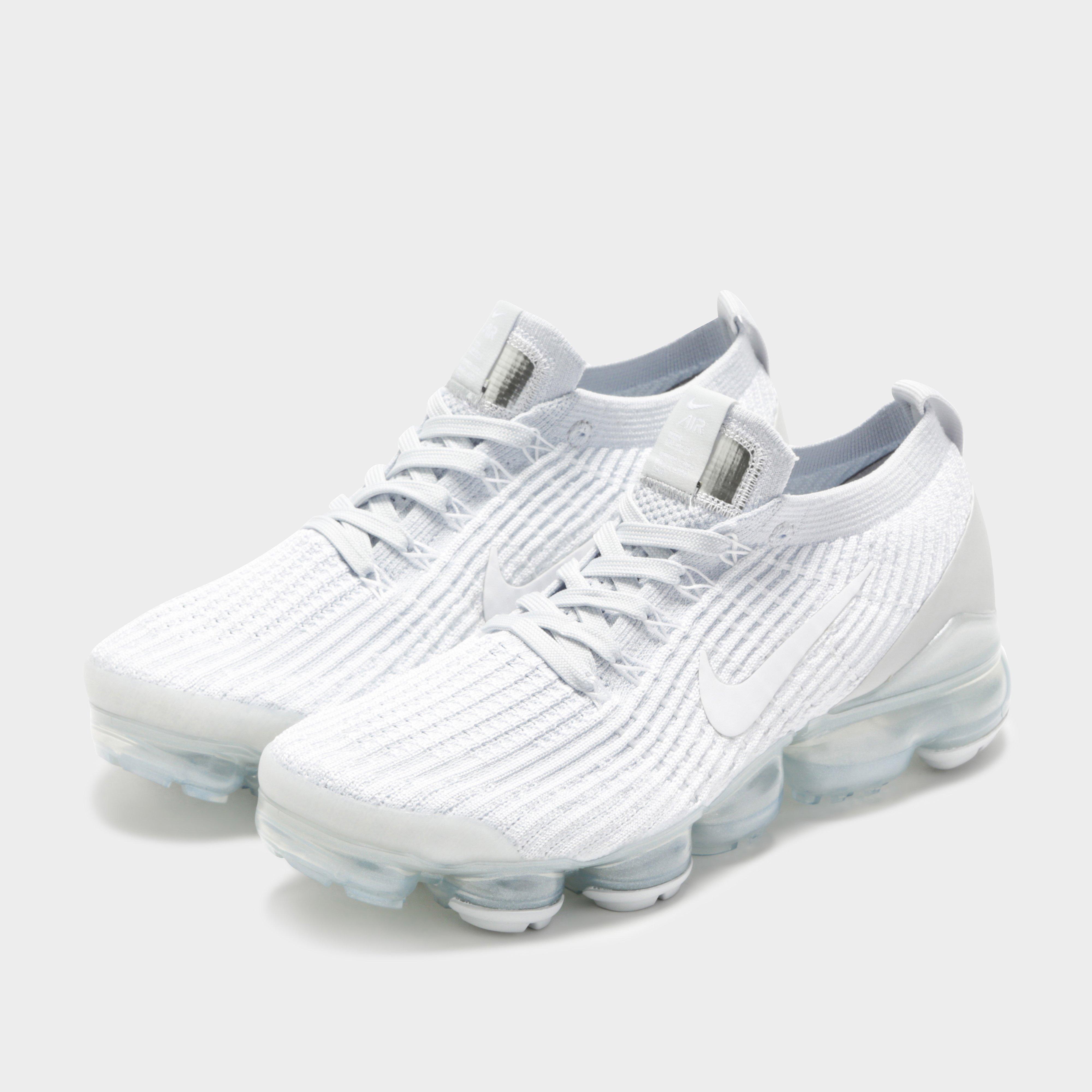 nike air vapormax flyknit women's white