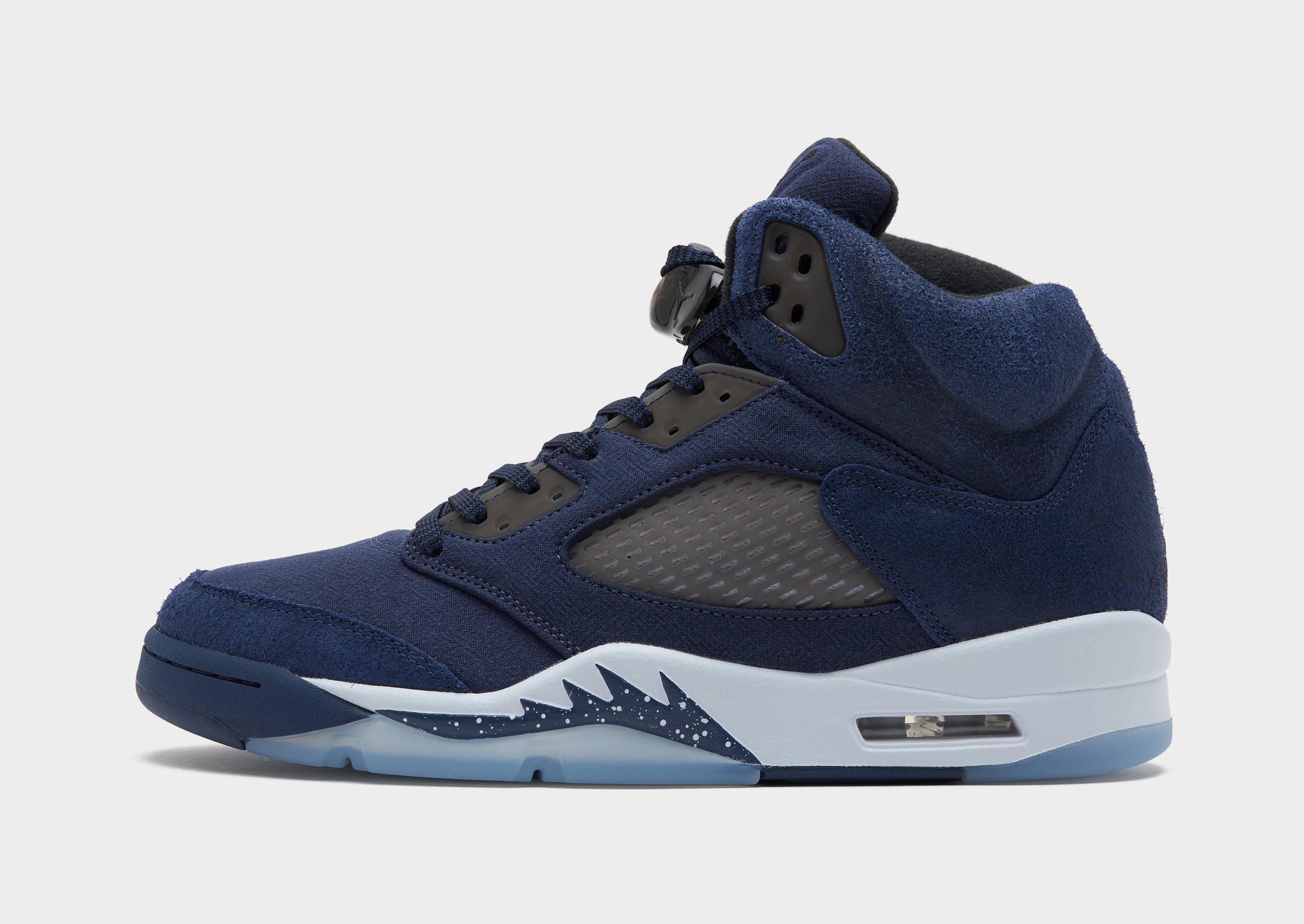 Navy blue hot sale retro jordans