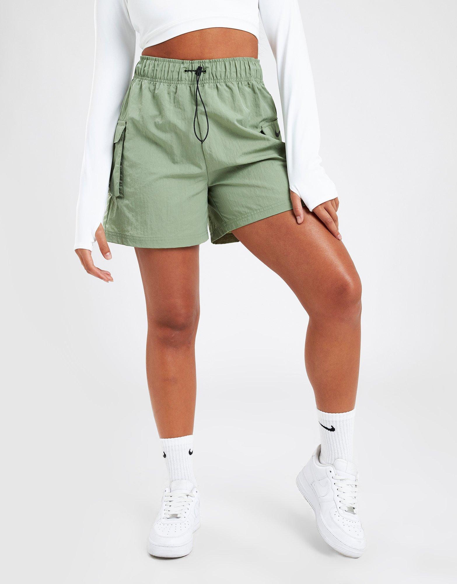 Nike women's cargo outlet shorts