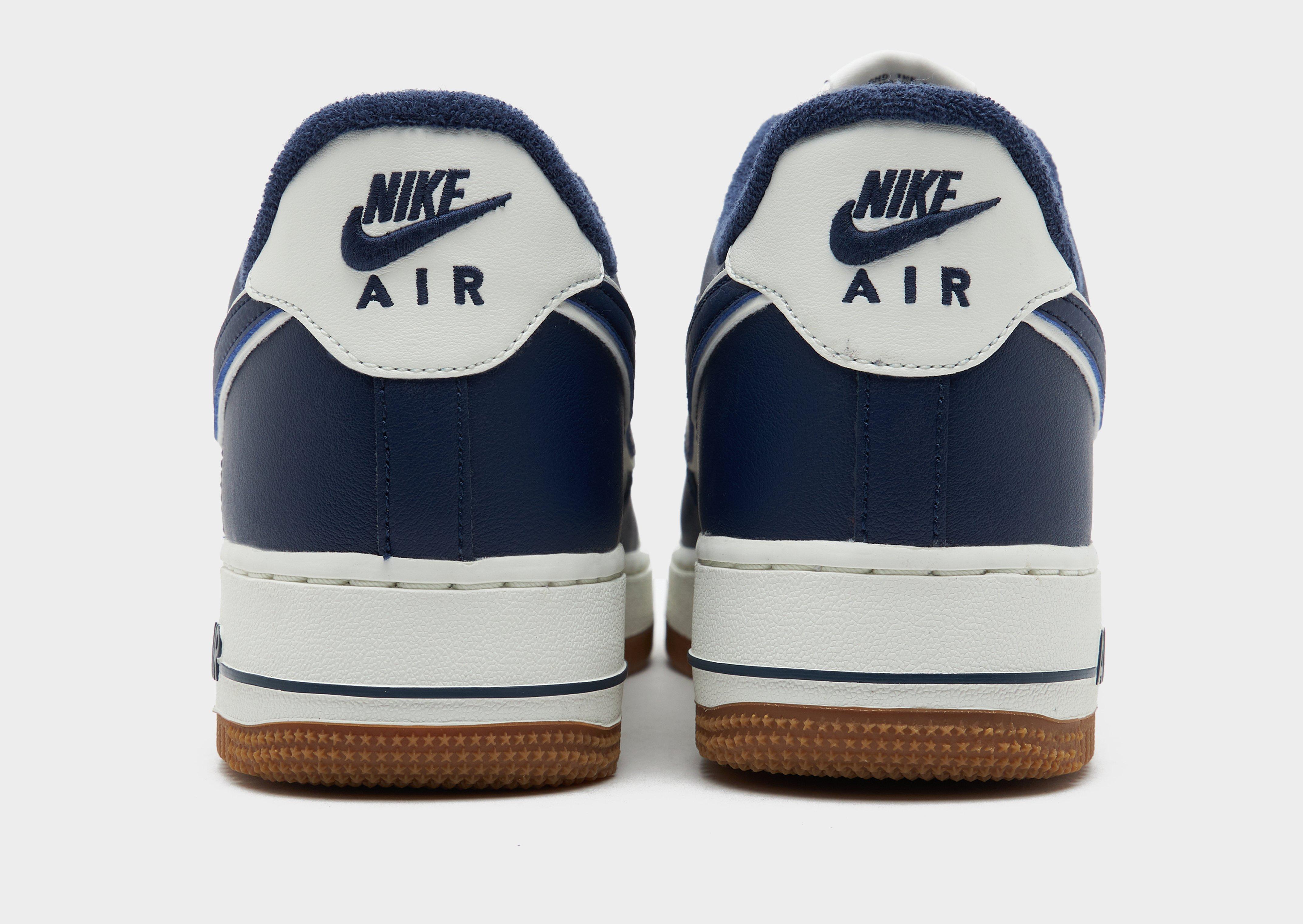 Nike Air Force 1 '07 LV8