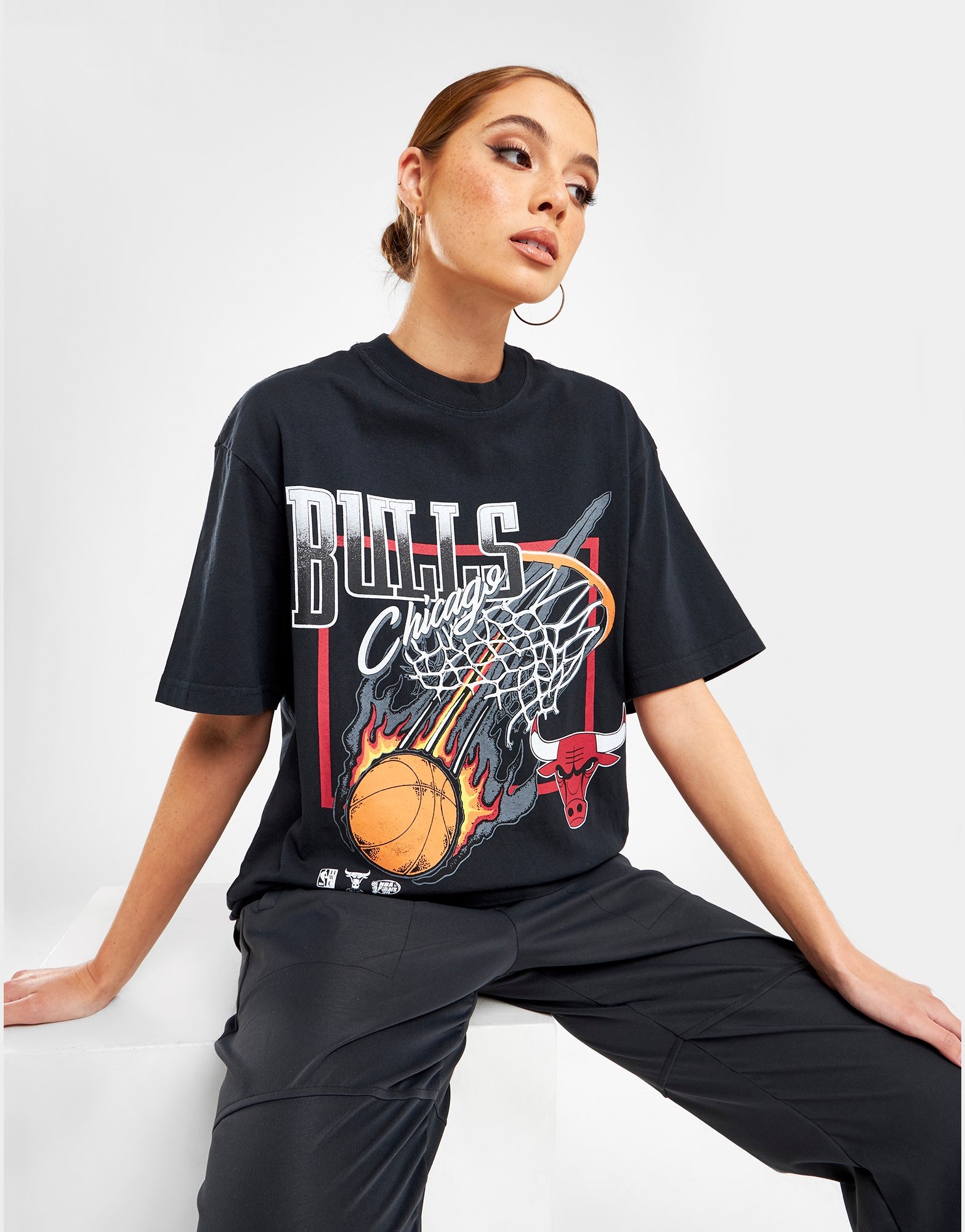 Outerstuff Chicago Bulls Youth Run The Max Long Sleeve T-Shirt X-Large = 18-20