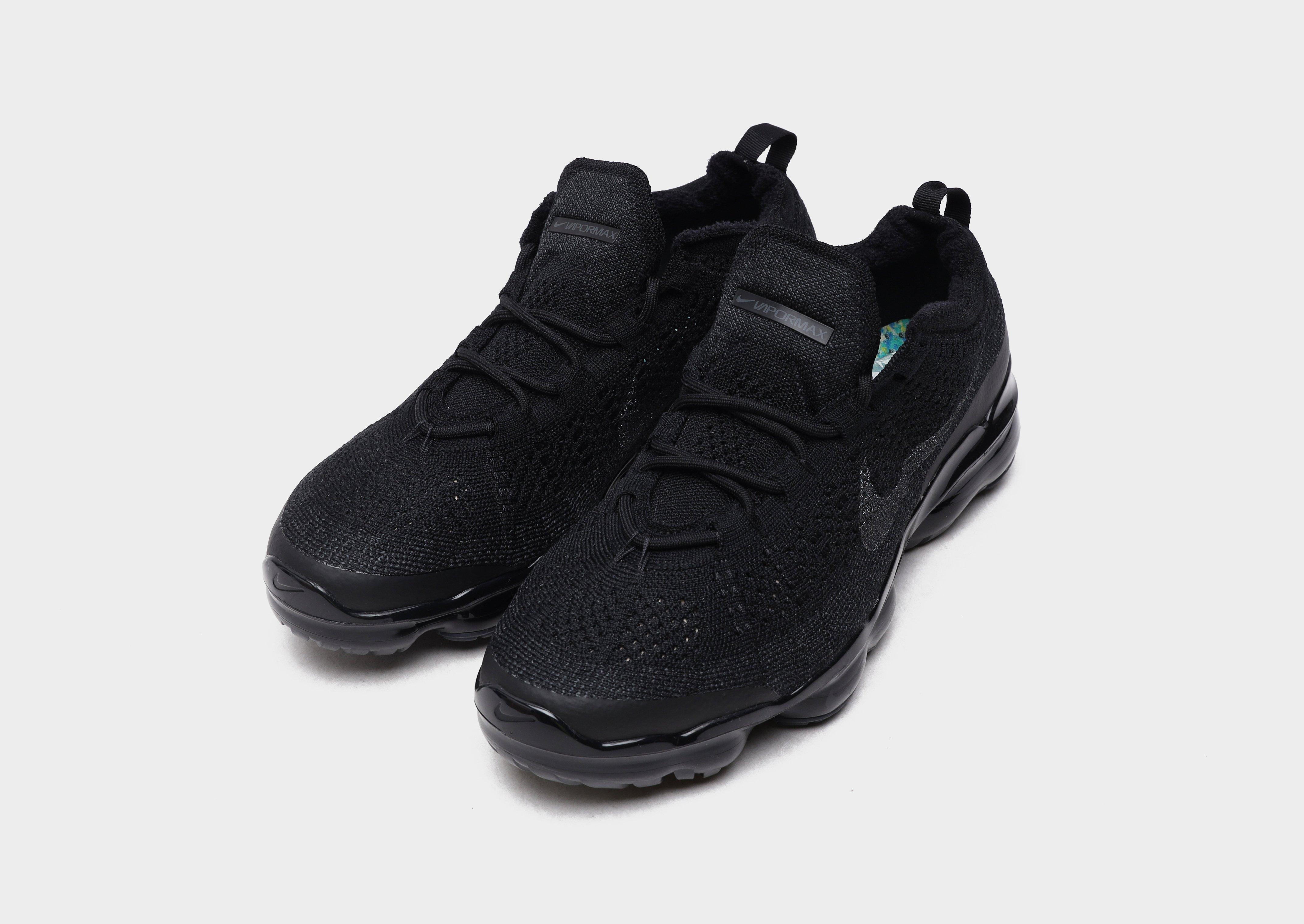 Vapormax best sale nike black