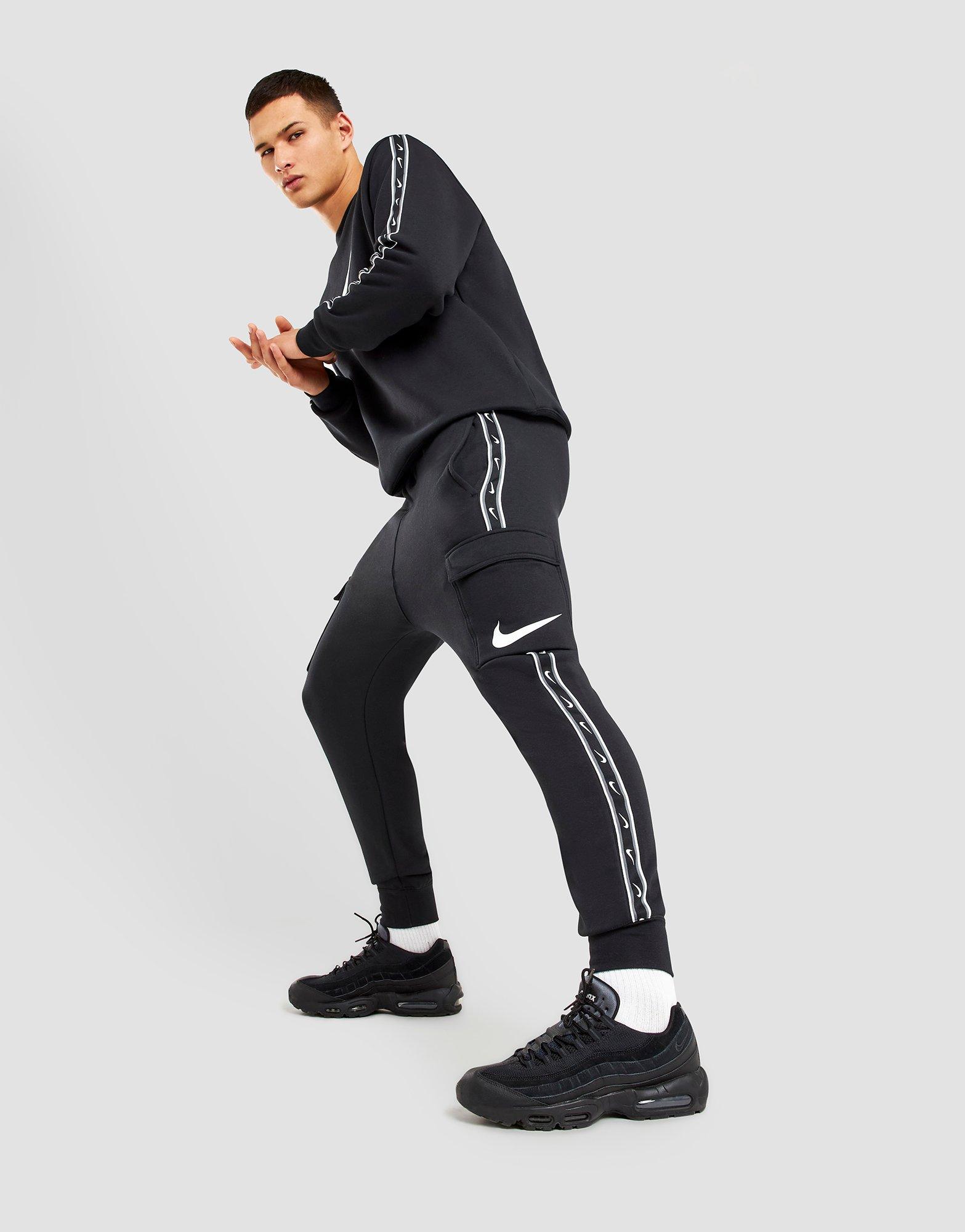 Nike on sale taped jogginghose