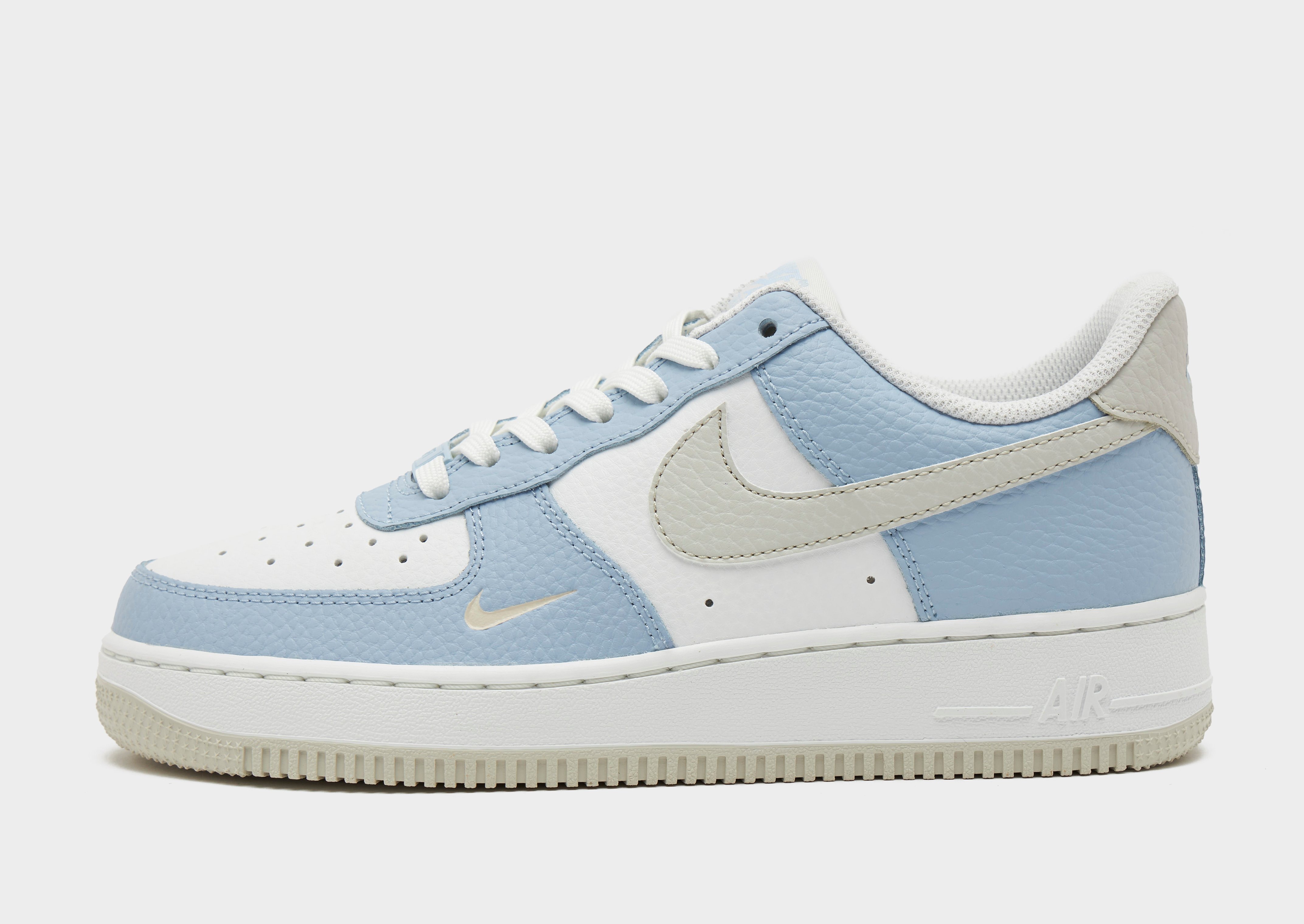 wmns nike air force 1 07 7.5 white white
