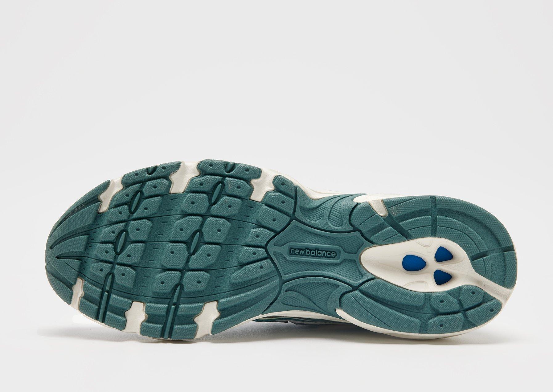 New Balance 740 Women's